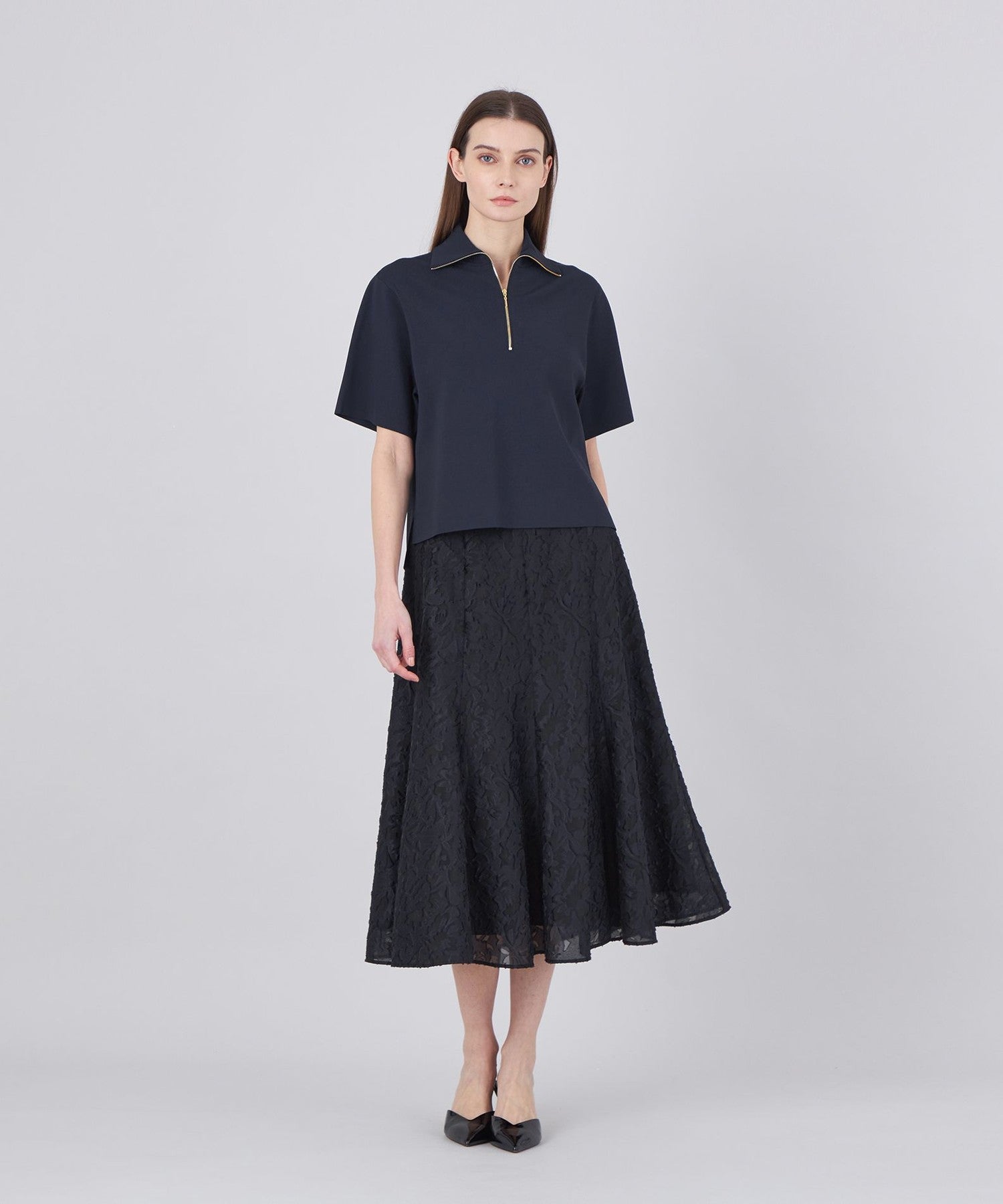 2321-M5N1651628__I,28,