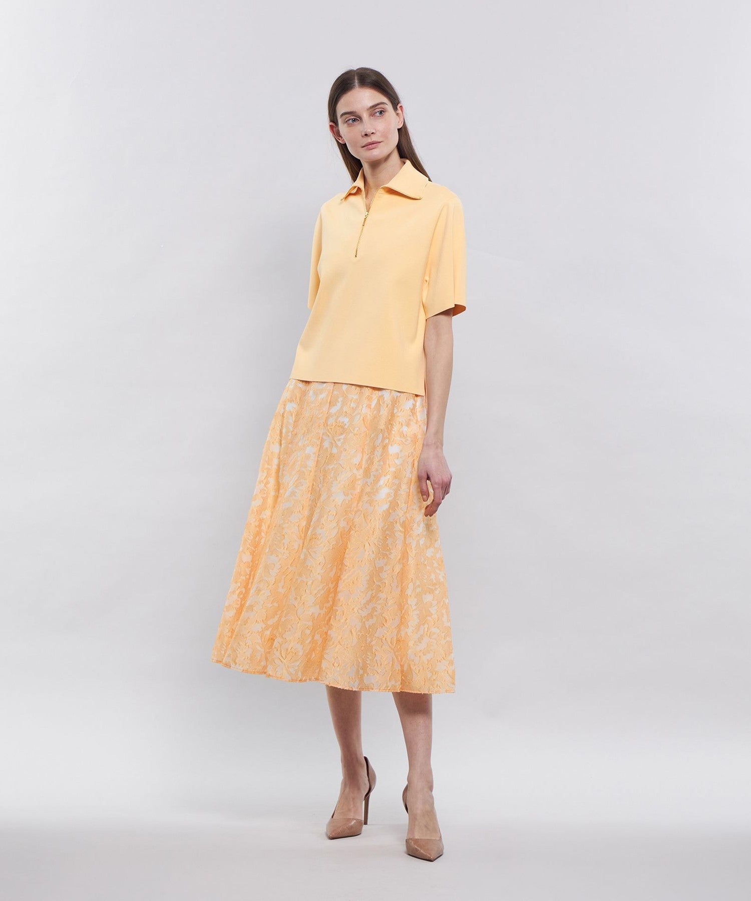 2321-M5N1651628__J,28,