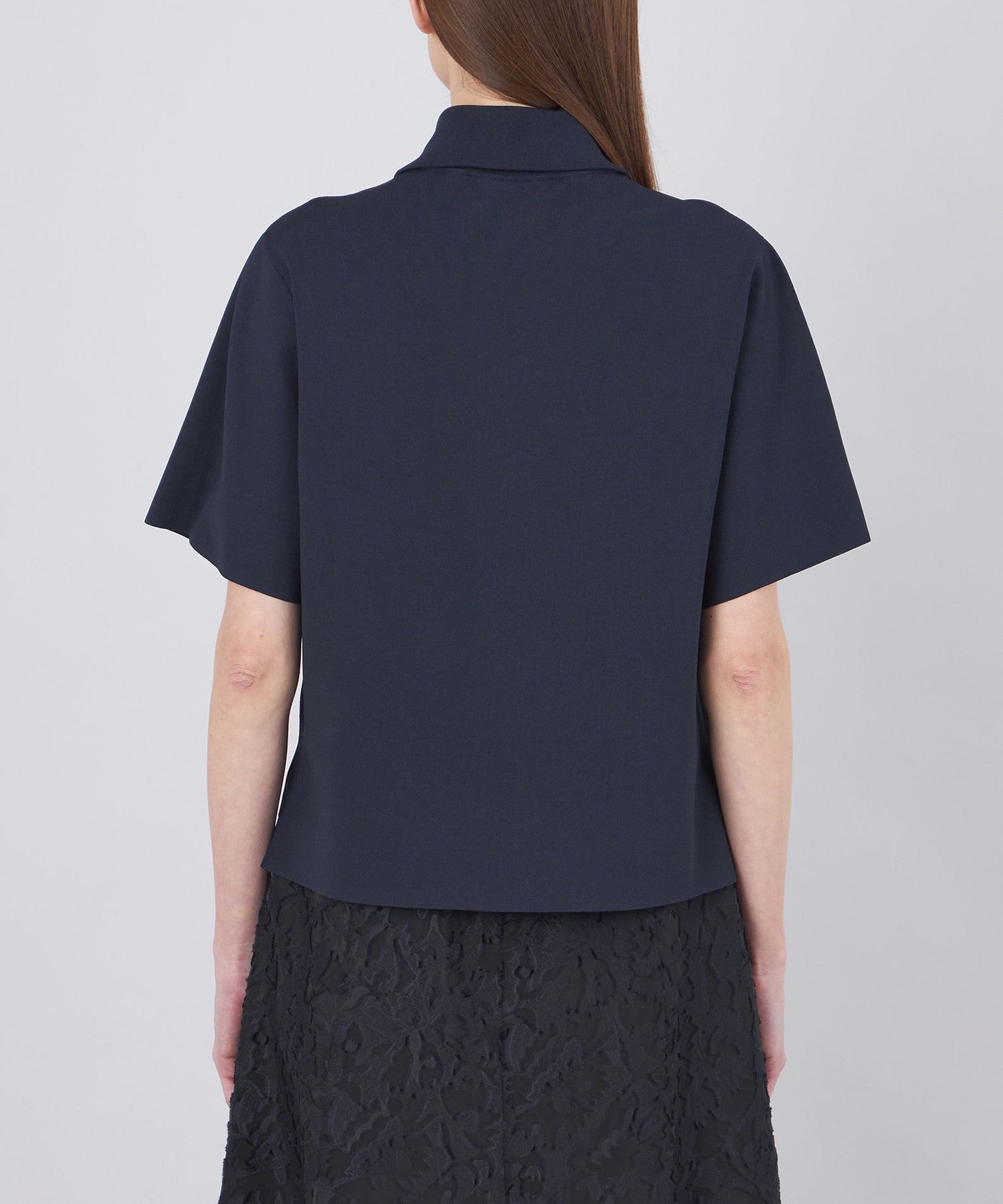 2321-M5N1651628__M,28,