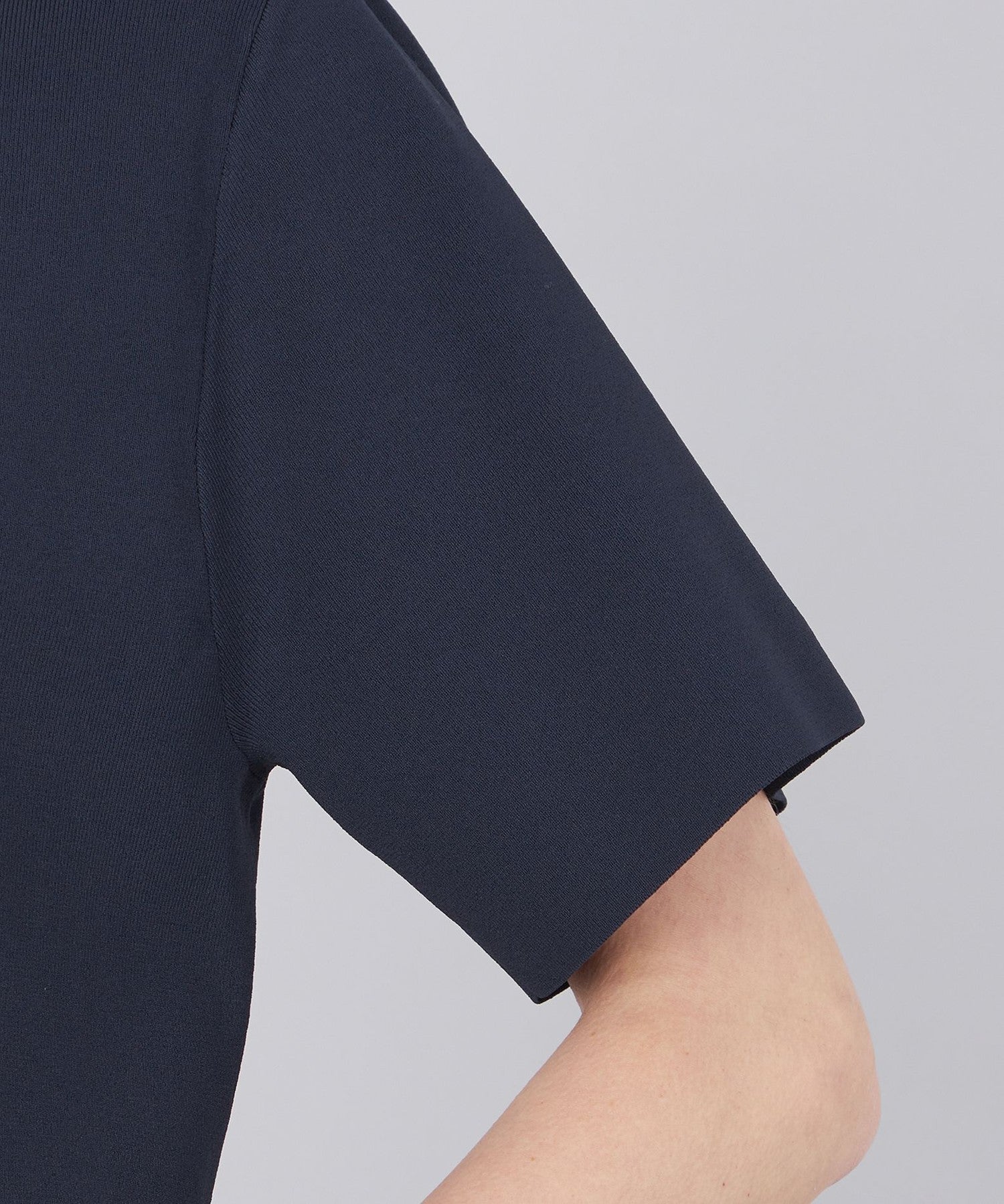 2321-M5N1651628__N,28,