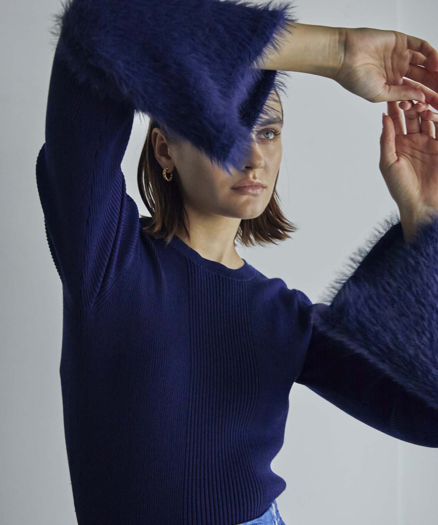 2321-M5N1743124__,24,