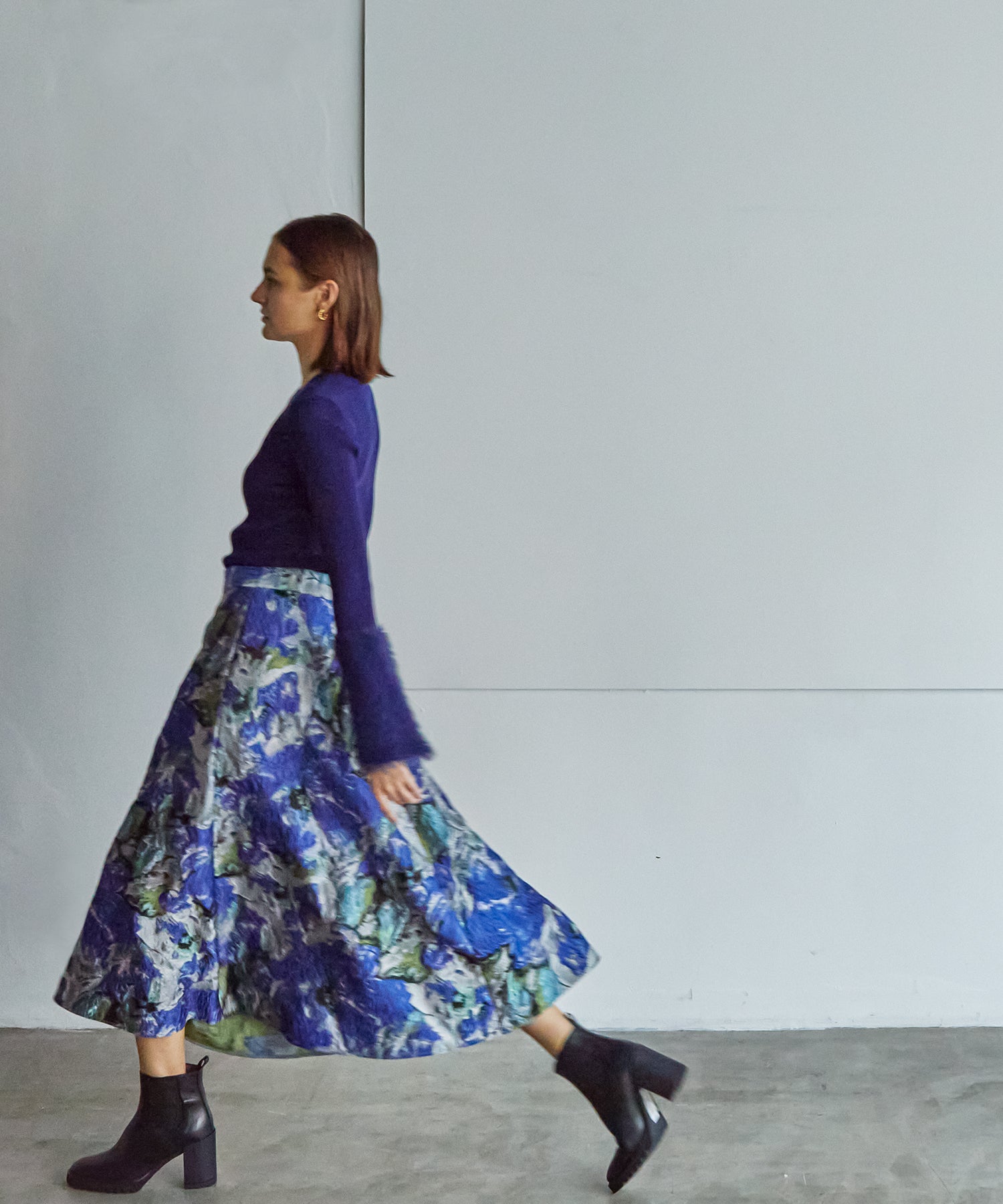 2321-M5N1743124__F,24,