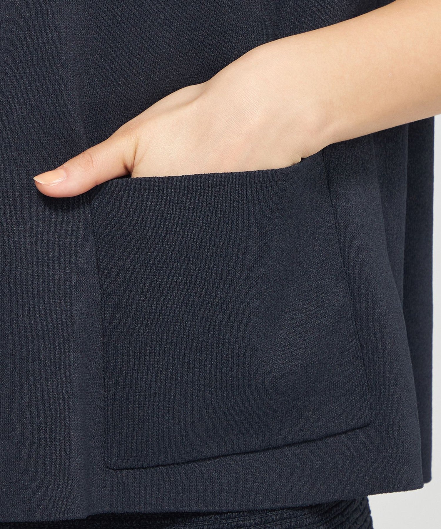 2321-M5N3655728__N,28,