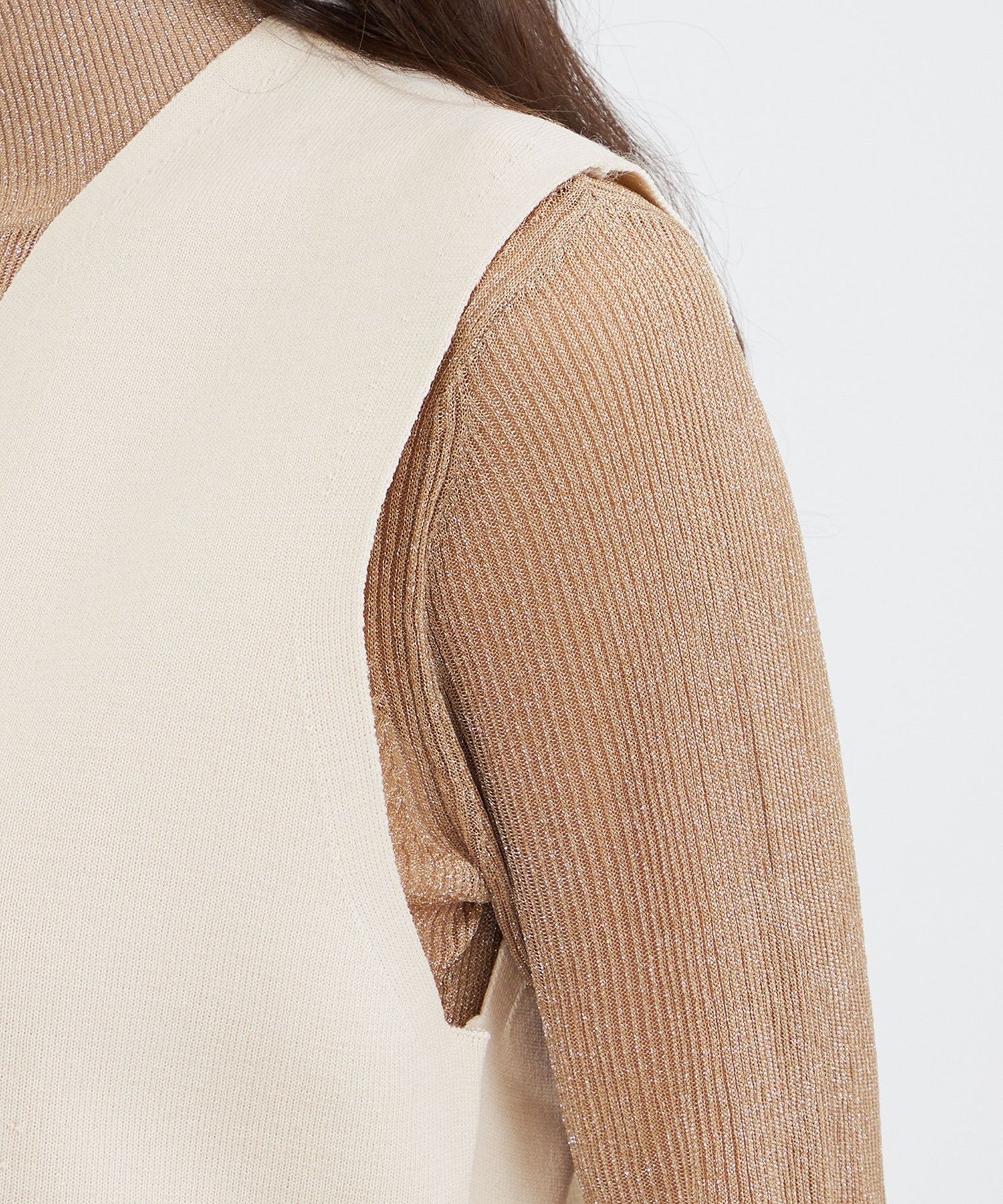 2321-M5N3763102__M,02,