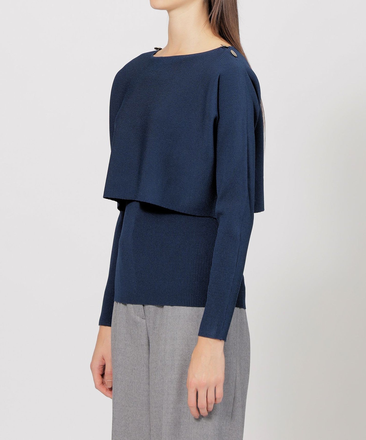 2321-M5N4245428__M,28,