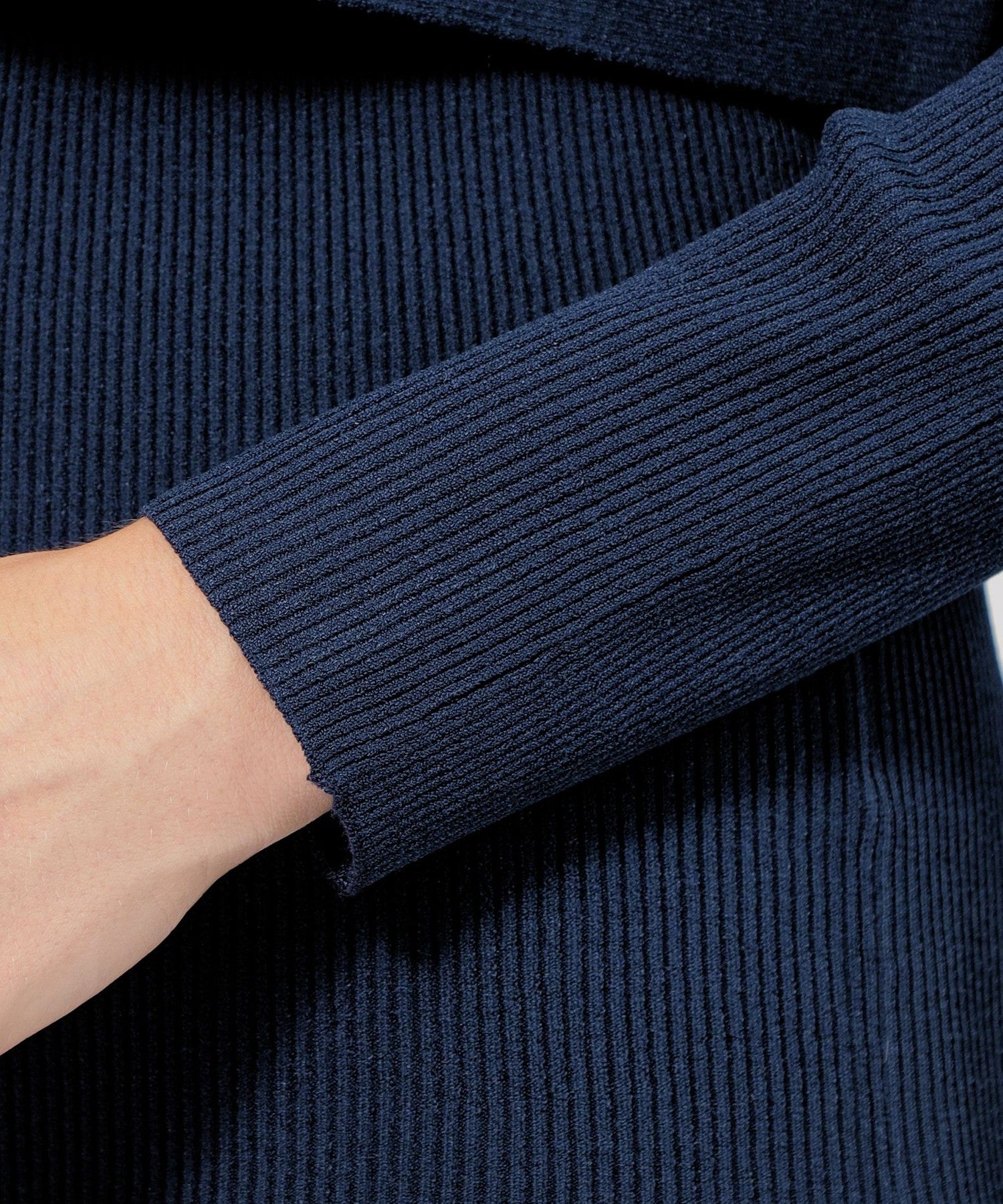 2321-M5N4245428__O,28,