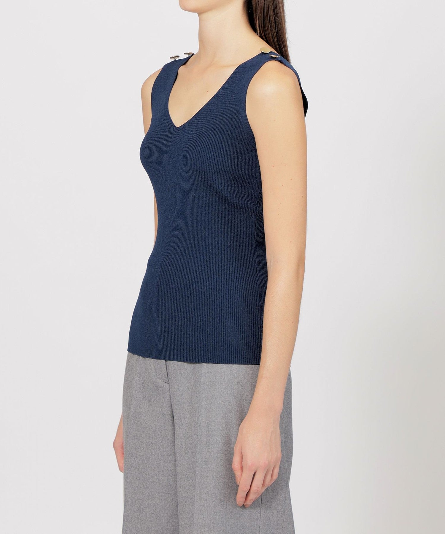 2321-M5N4245428__Q,28,