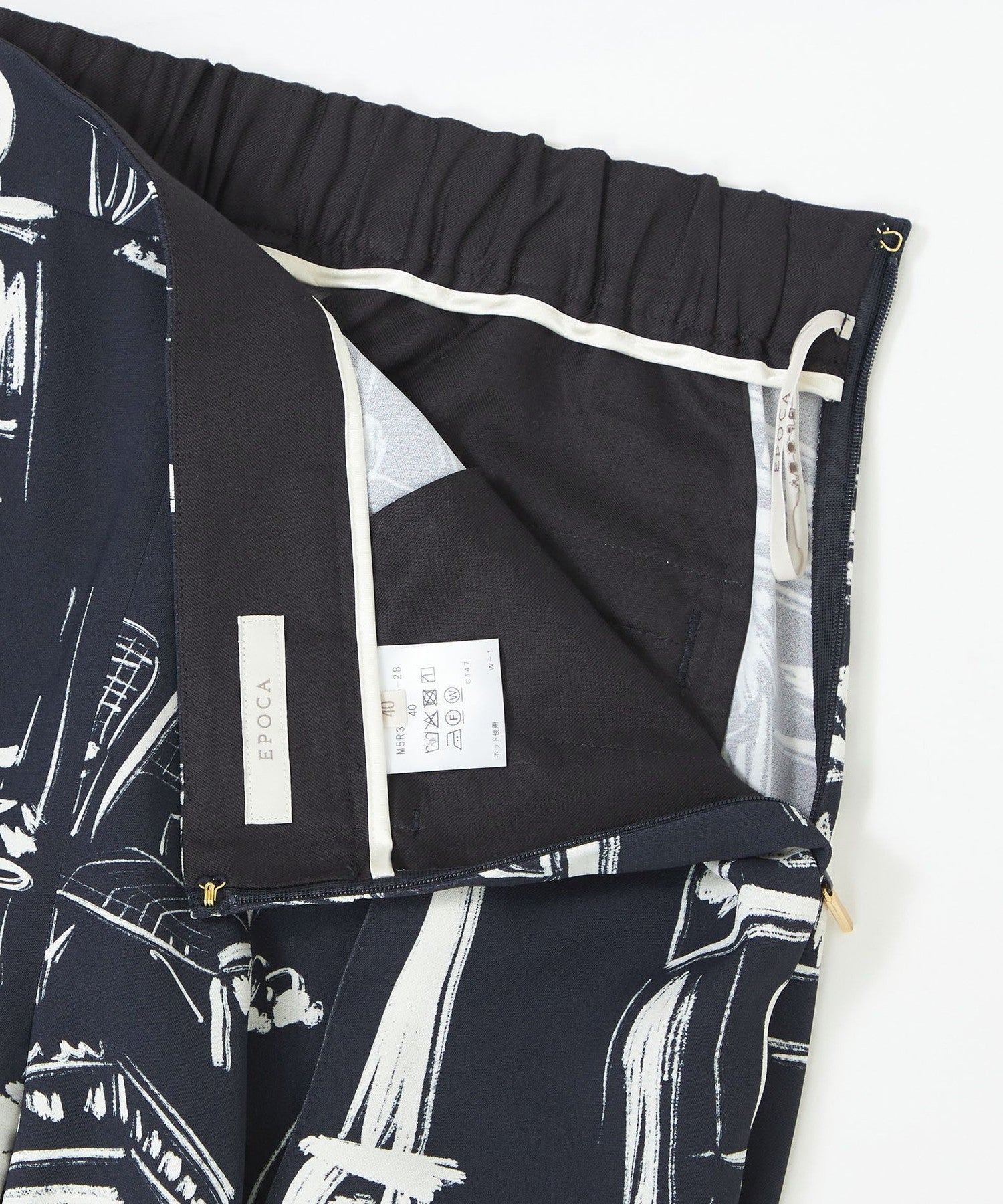 2321-M5R3666528__N,28,