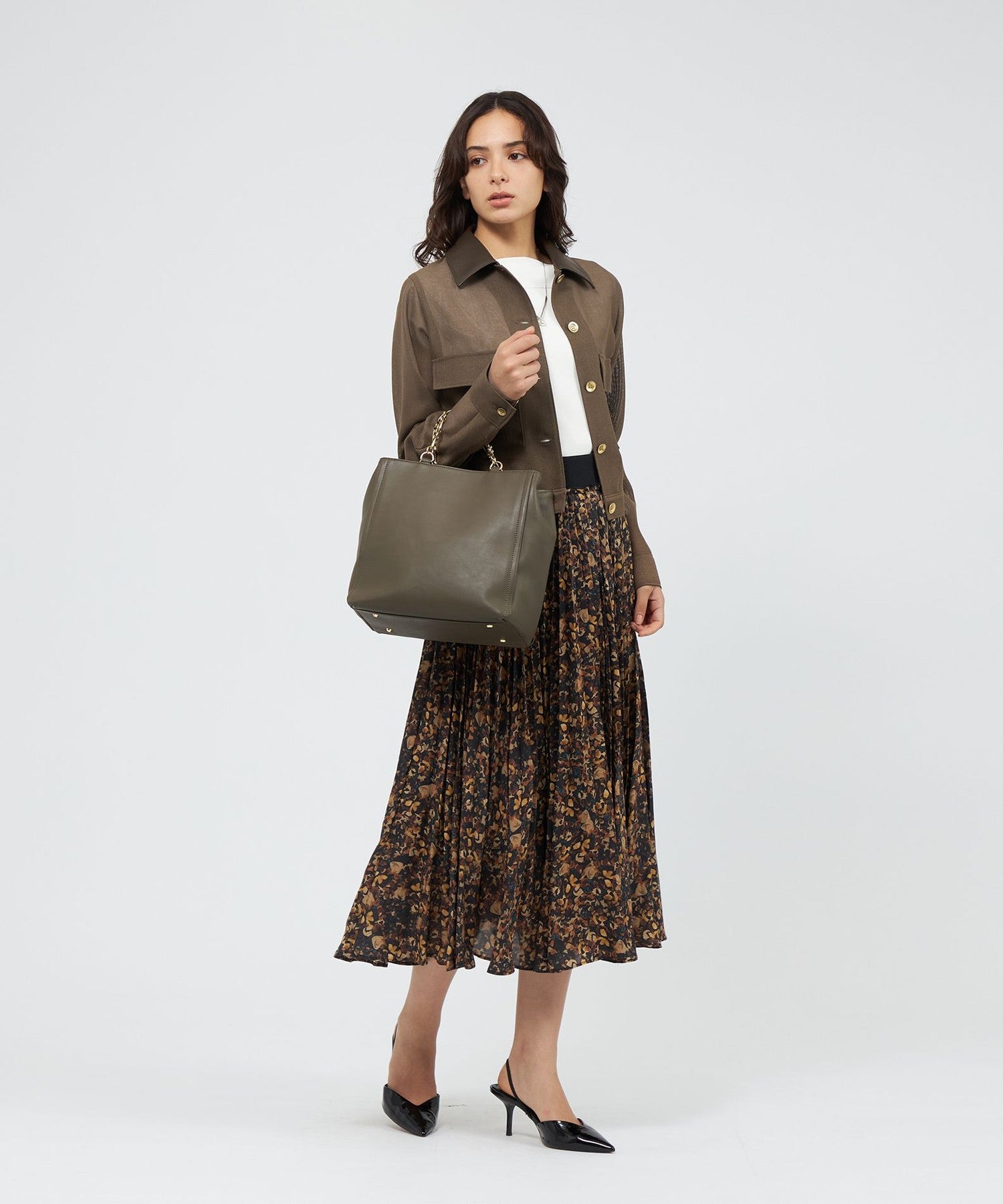 2321-M5S2561628__I,28,