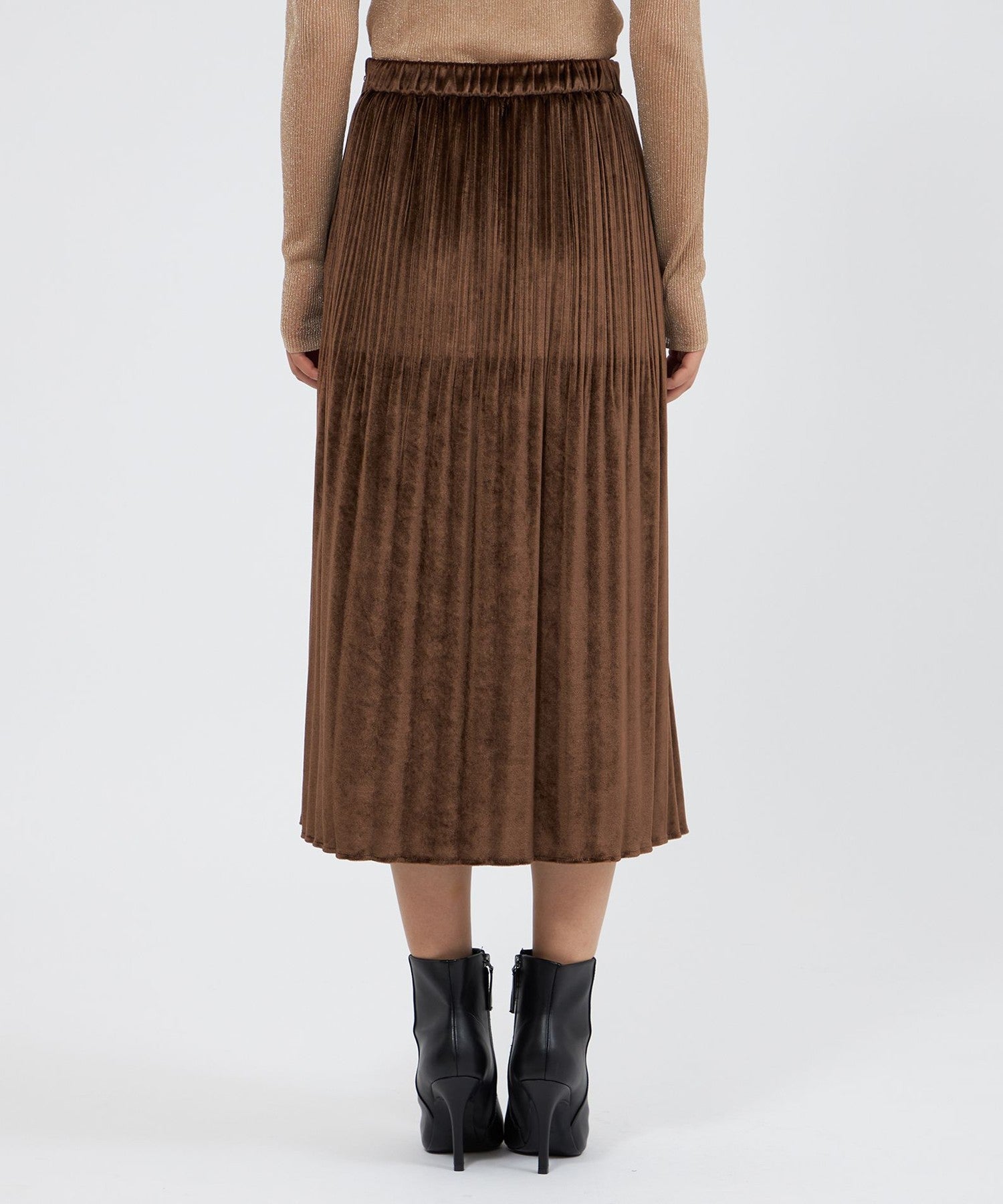 2321-M5S3163856__O,56,