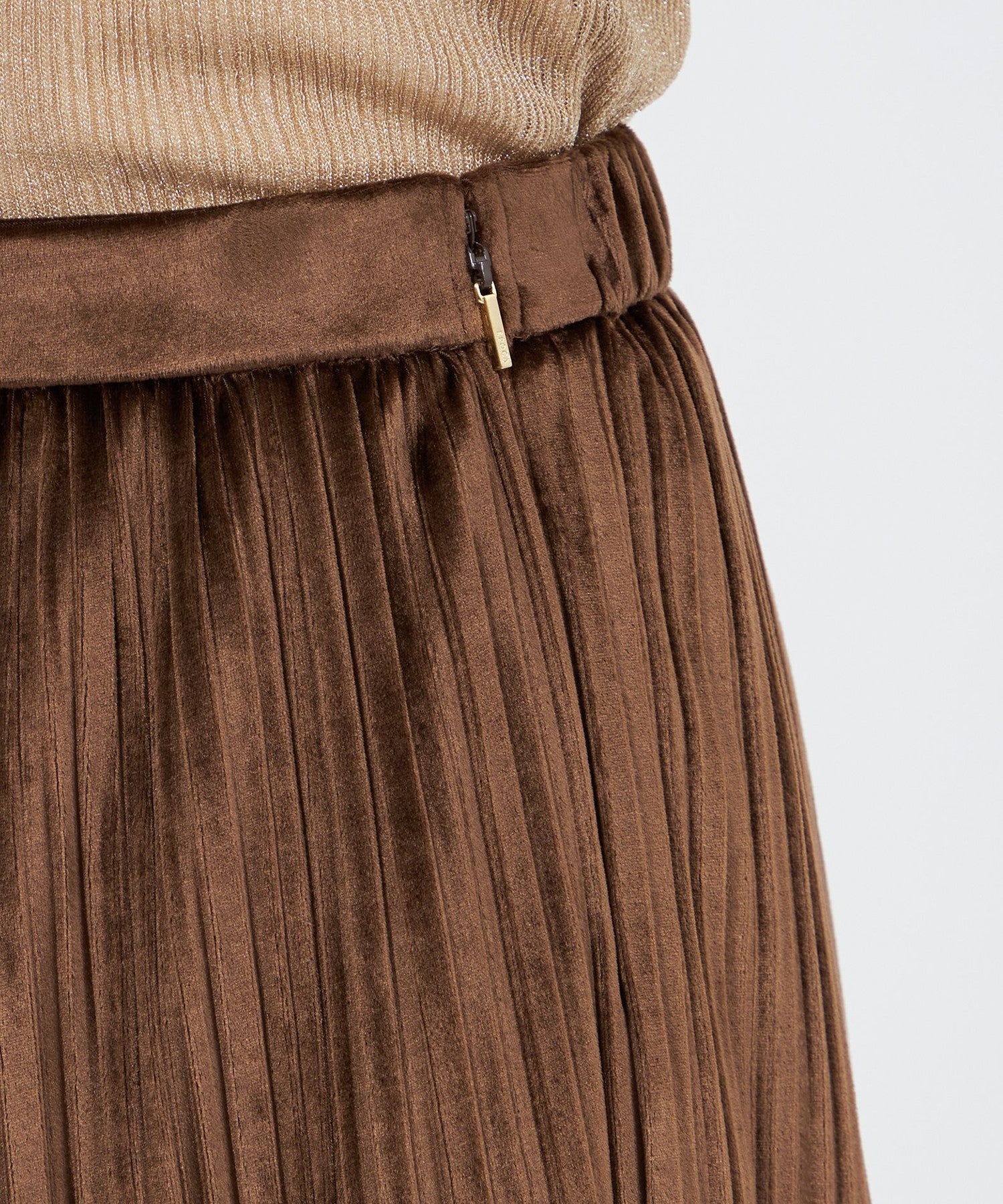 2321-M5S3163856__P,56,