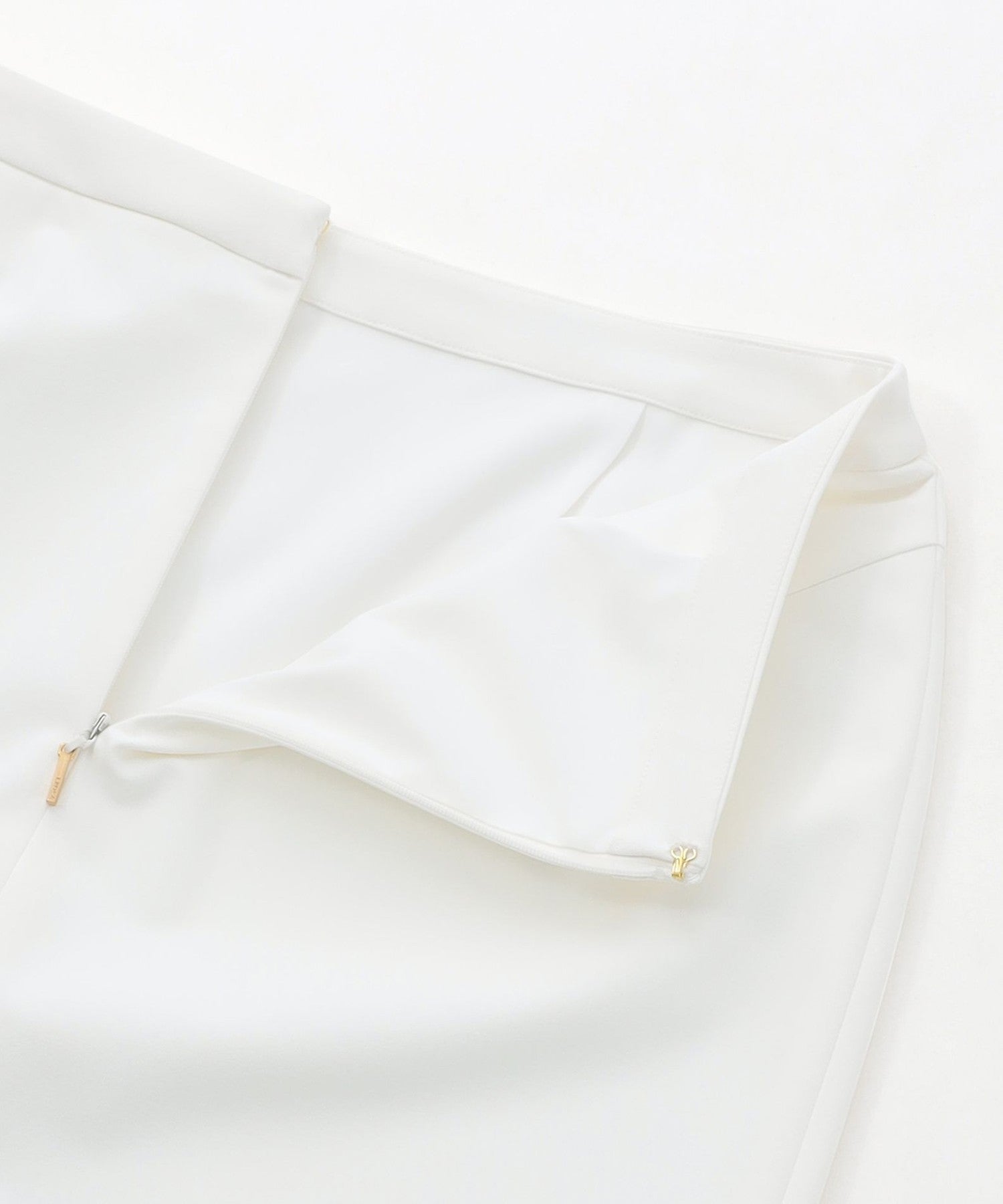 2321-M5S3558902__E,02,