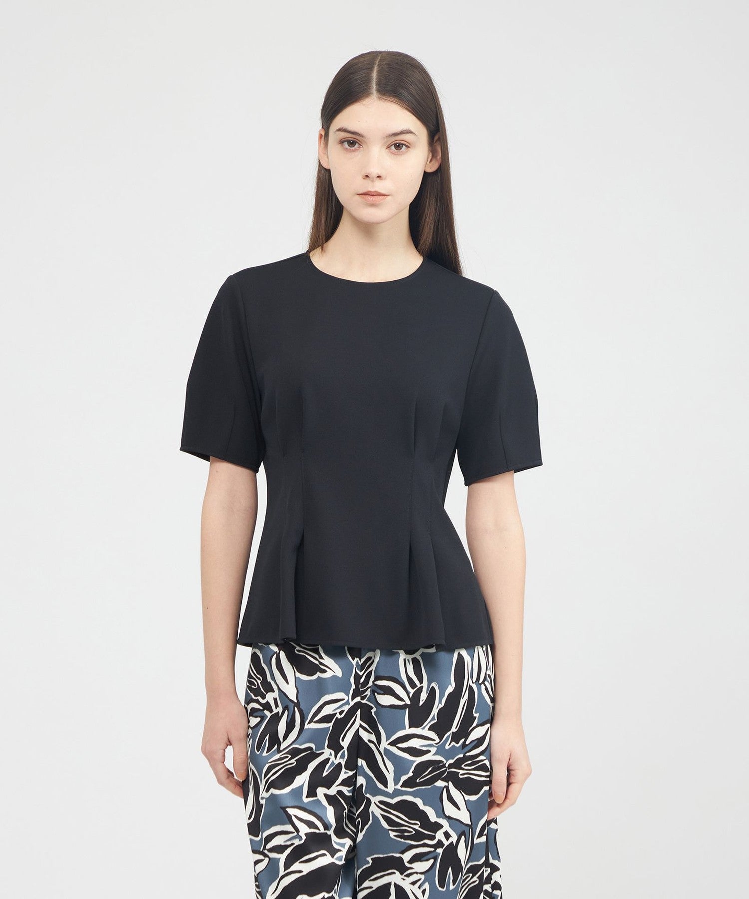 2321-N7P1751628__,28,モデル身長174cm 着用サイズ：40