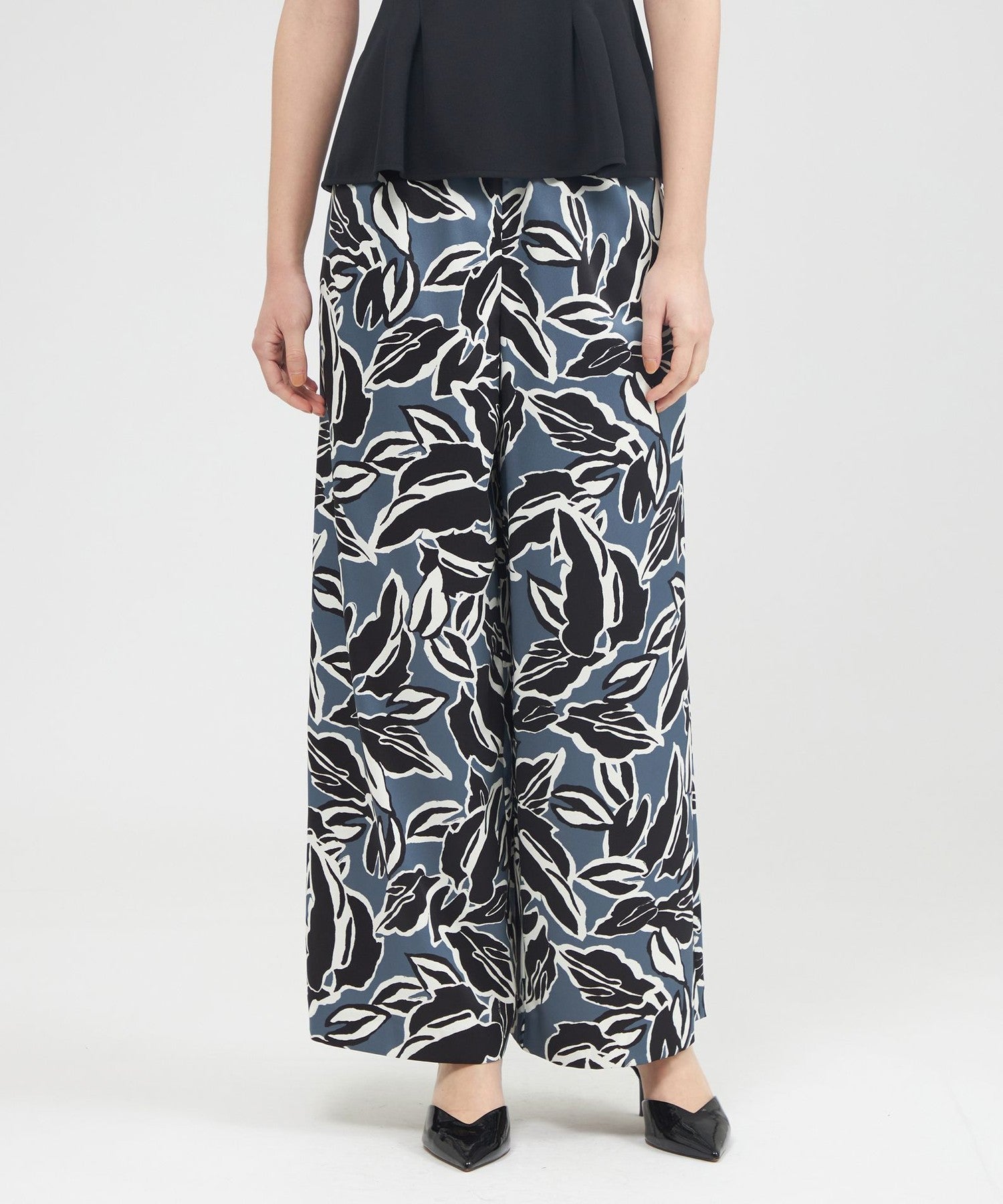 2321-N7R2352028__,28,モデル身長174cm 着用サイズ：40