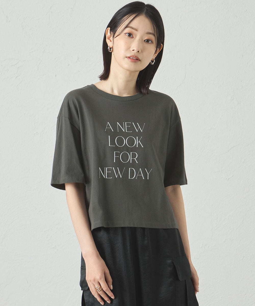 A NEW LOOK FOR NEW DAY】ラメプリントTシャツ(トップス)｜CAST