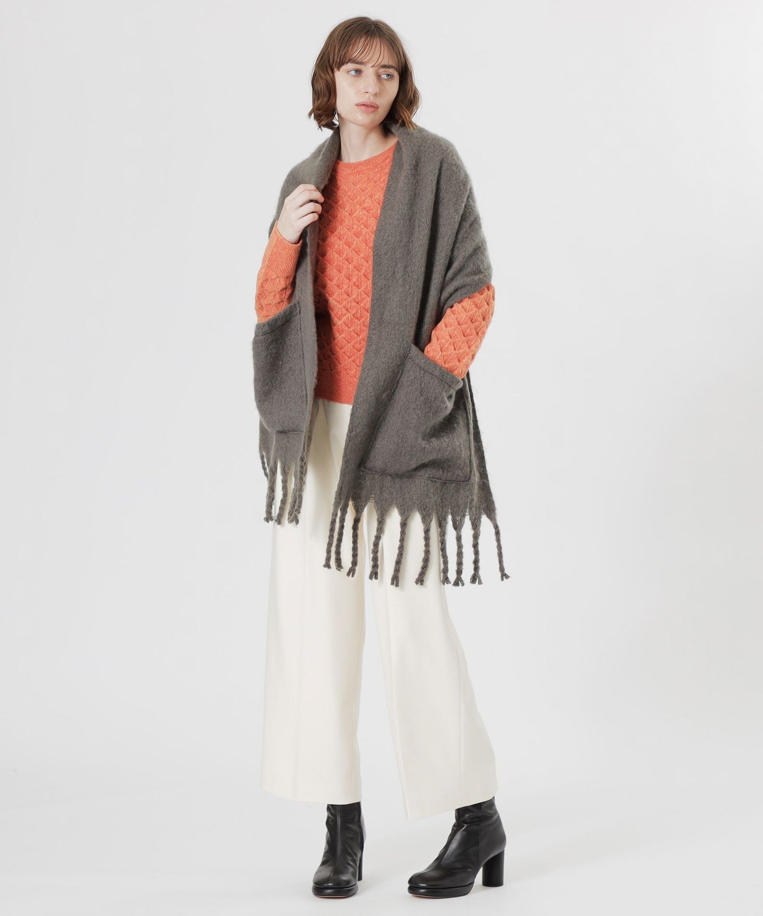 2352-6270123031__B,31,