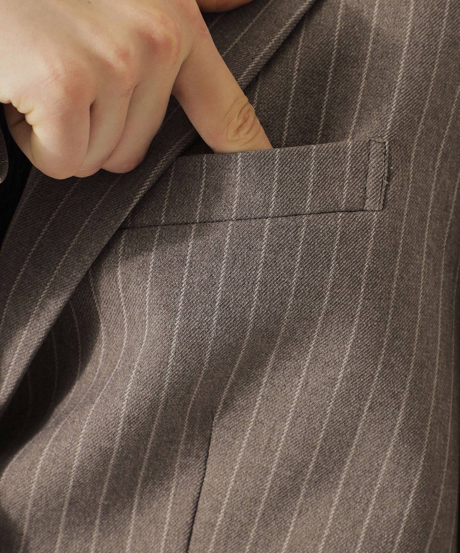 2352-62D7341145__M,45,