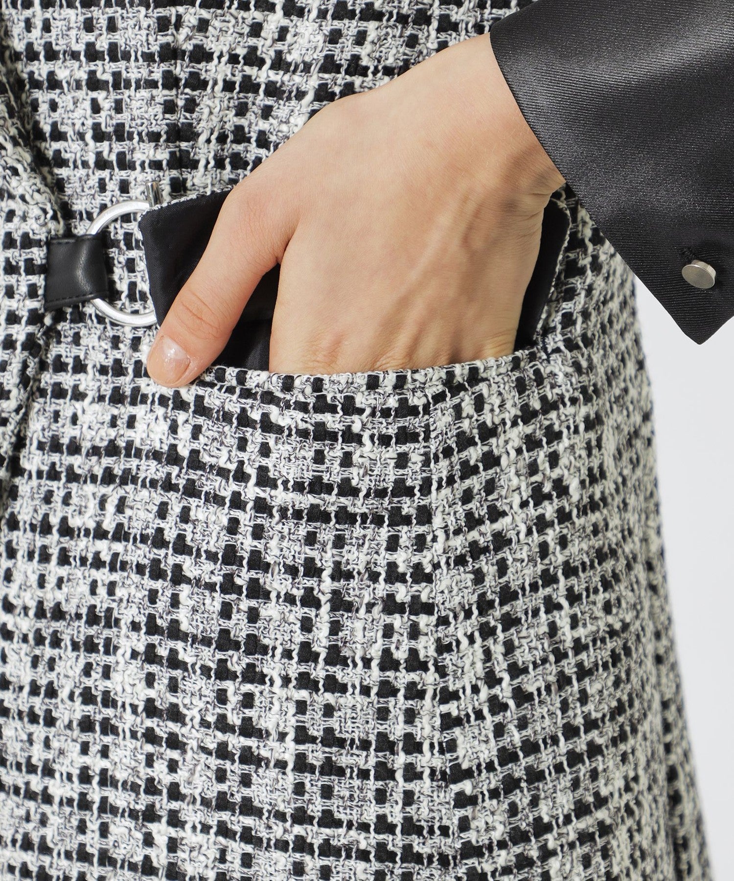 2352-62F8741405__M,05,