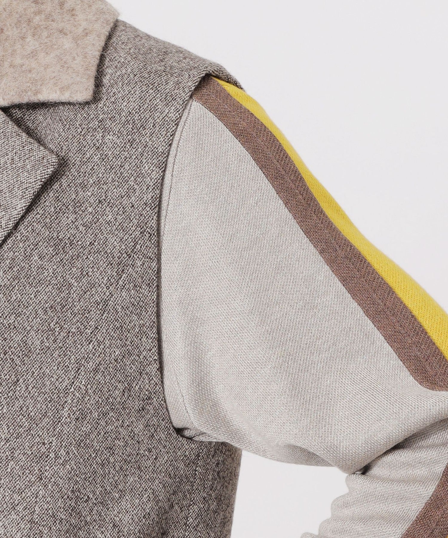 2352-62F9143252__M,52,