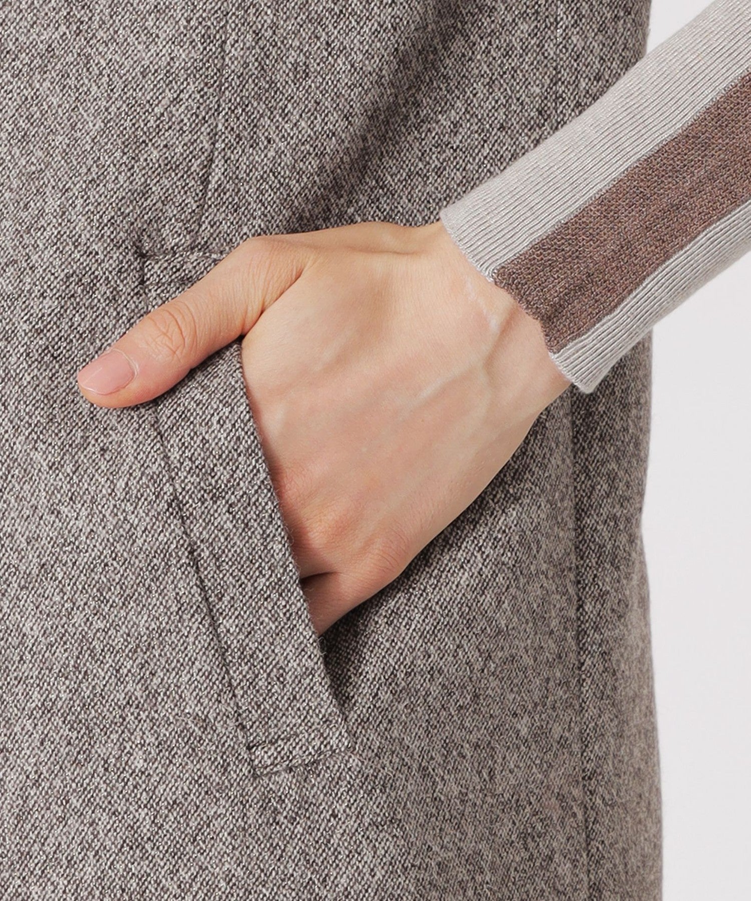 2352-62F9143252__N,52,