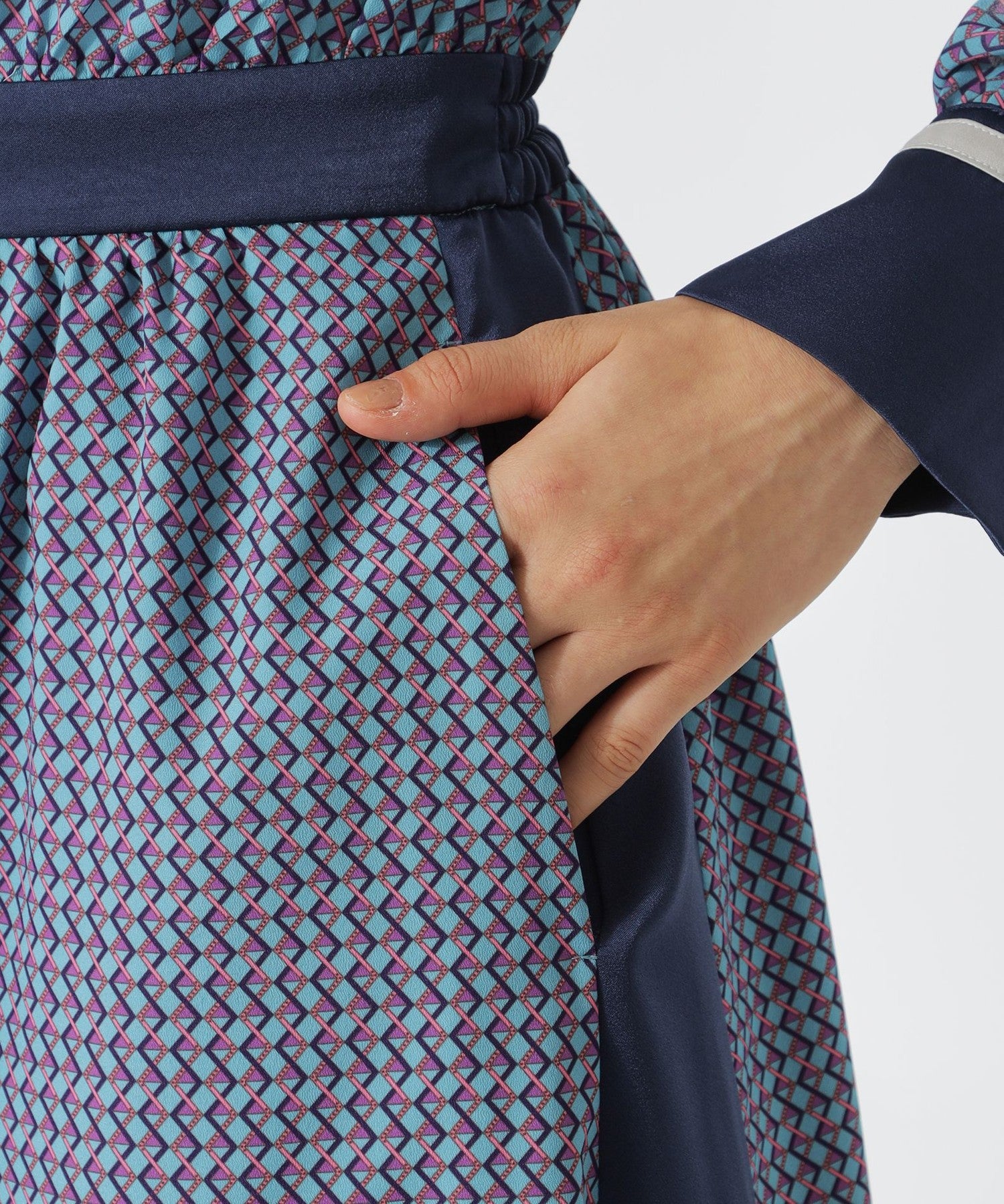 2352-62J7941023__O,23,