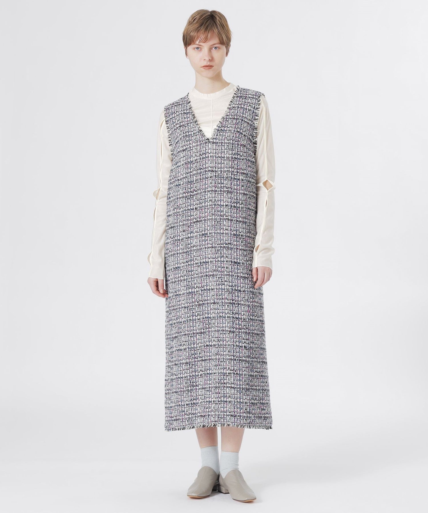 2352-62J8852128__H,28,