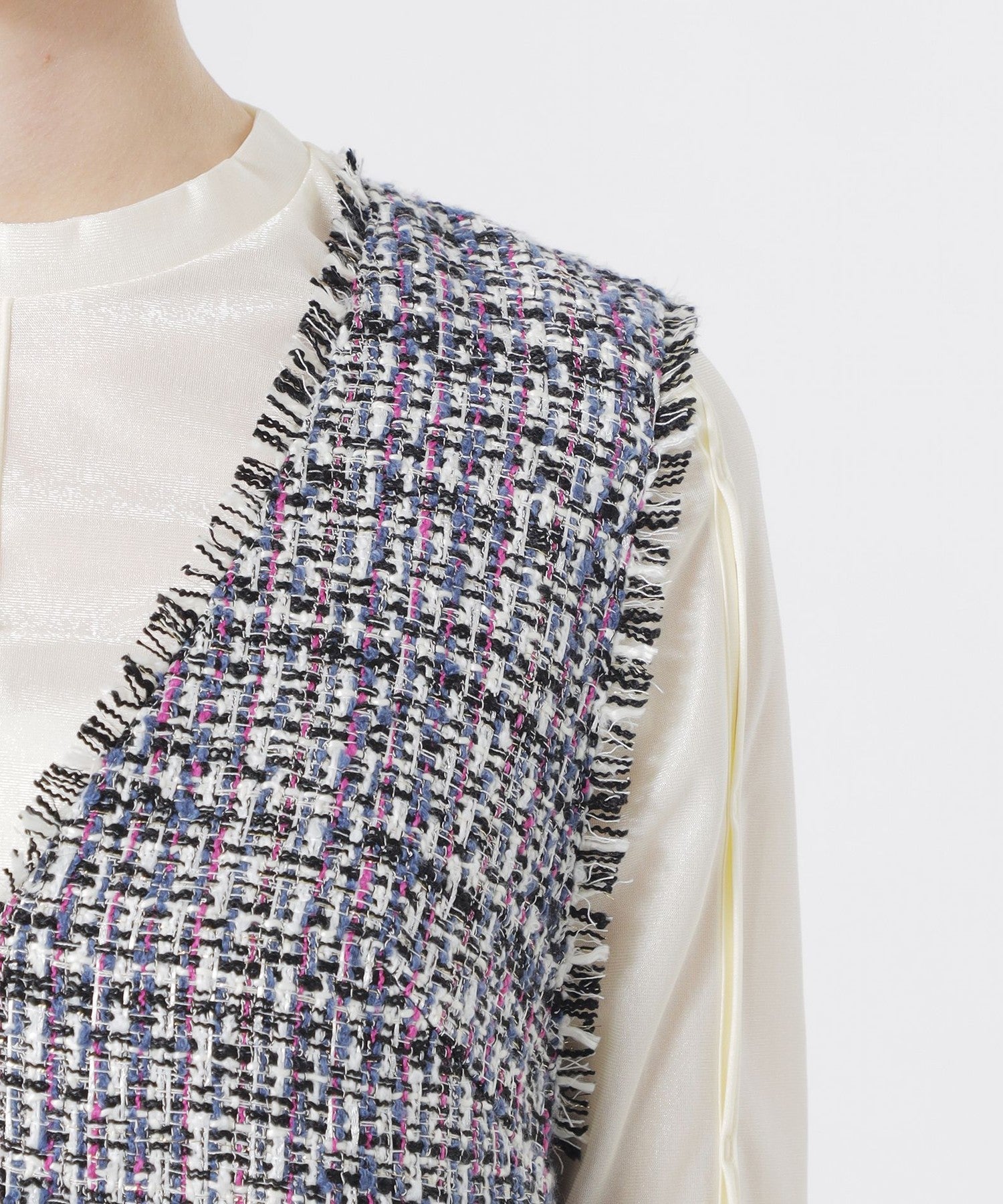 2352-62J8852128__L,28,