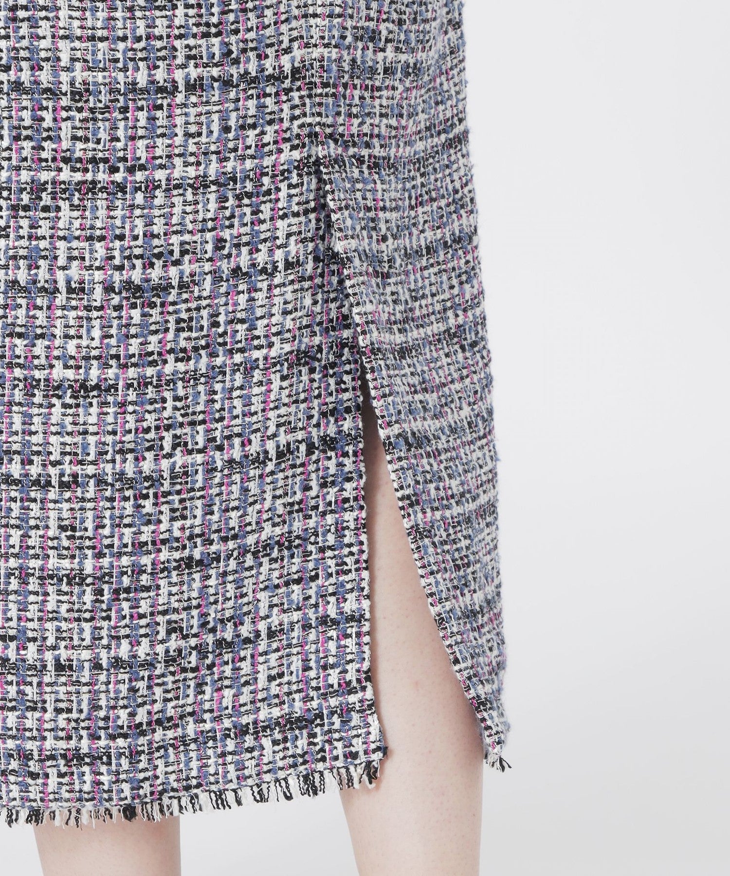 2352-62J8852128__M,28,