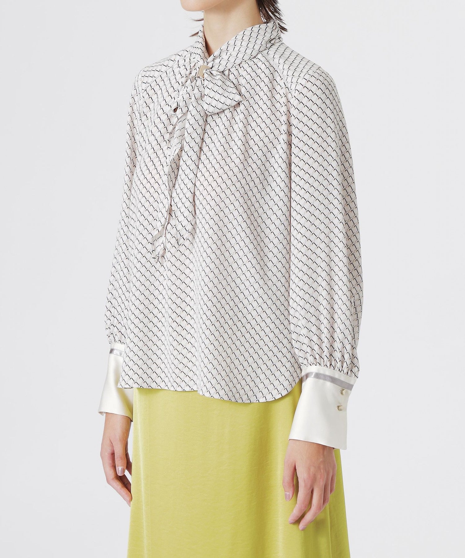 2352-62M8121109__F,09,