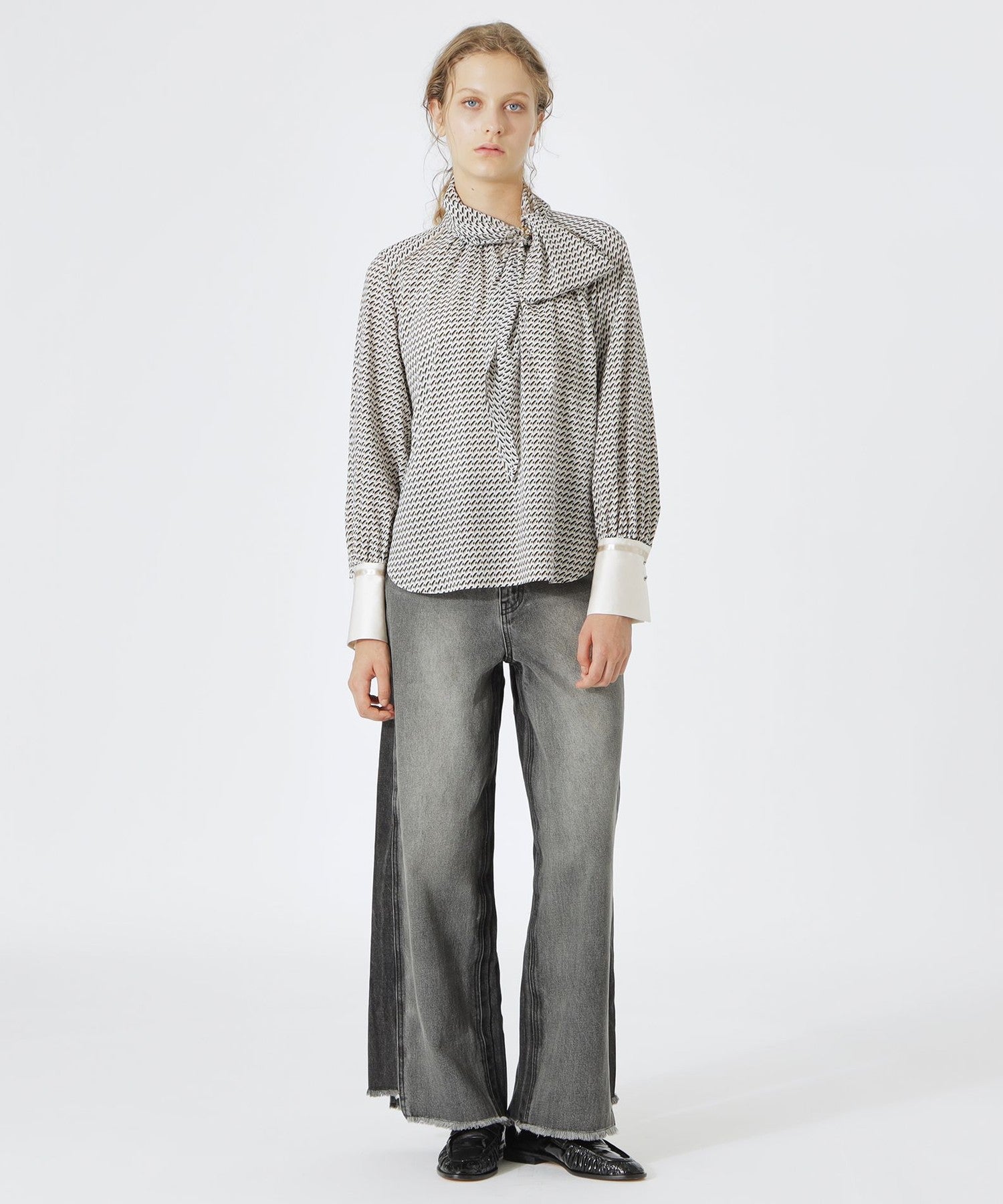 2352-62M9441102__H,02,