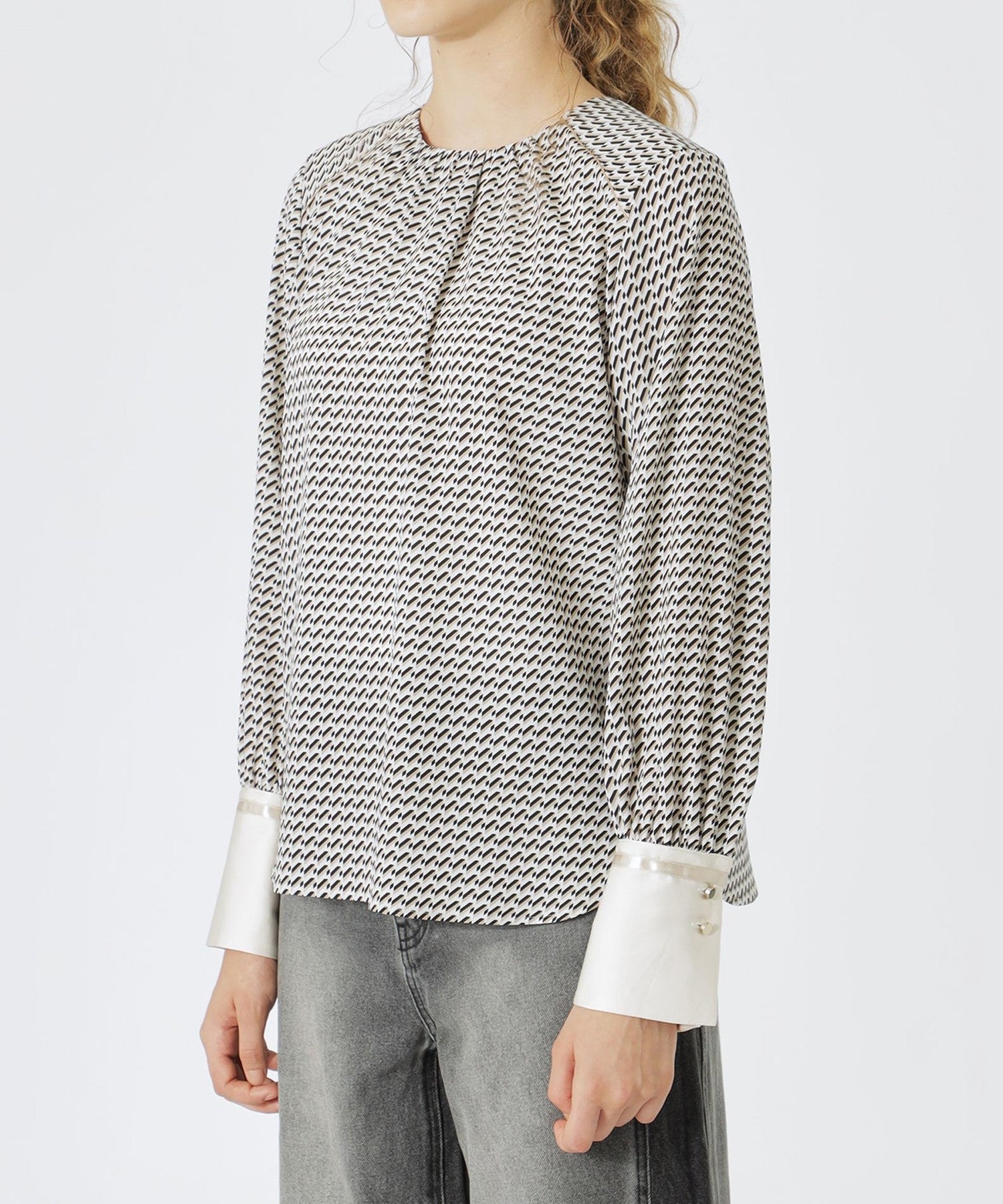 2352-62M9441102__J,02,