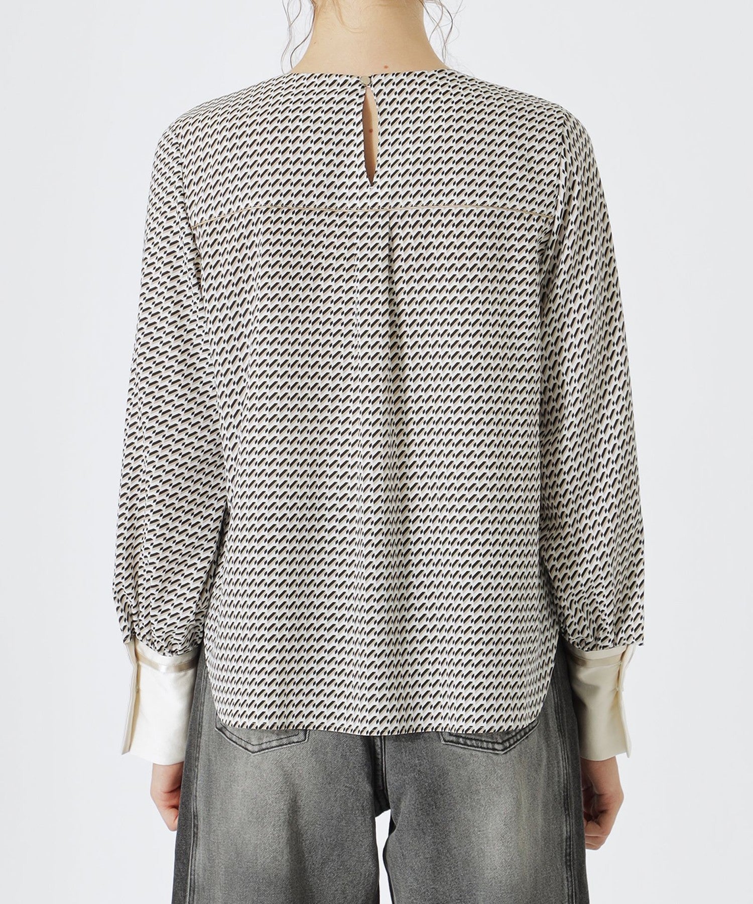 2352-62M9441102__K,02,