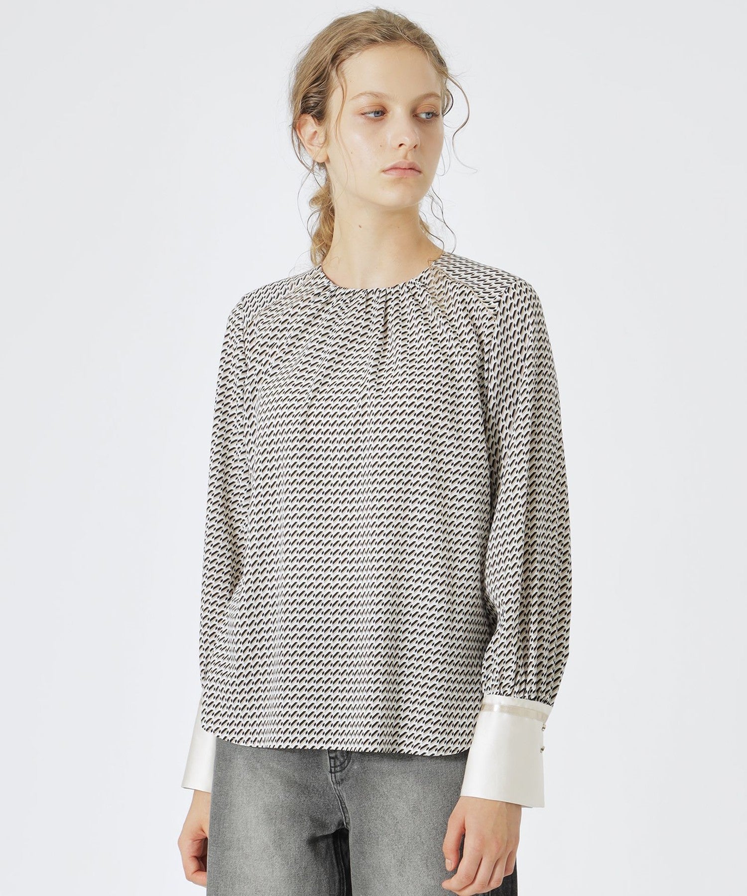 2352-62M9441102__L,02,