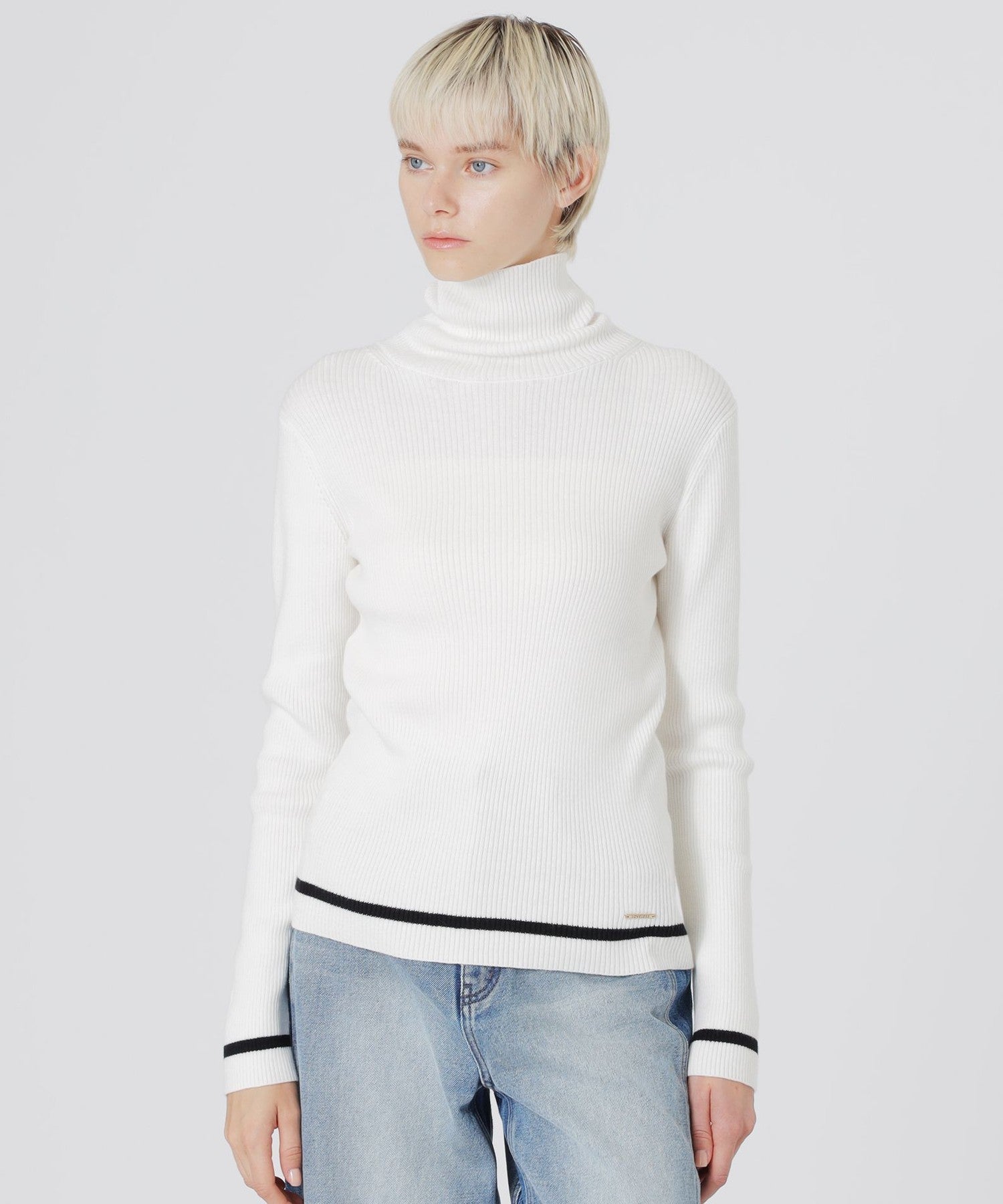 2352-62N9044002__H,02,