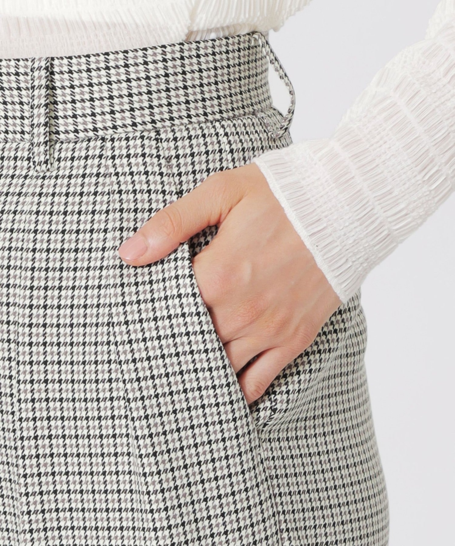 2352-62R4043203__M,03,