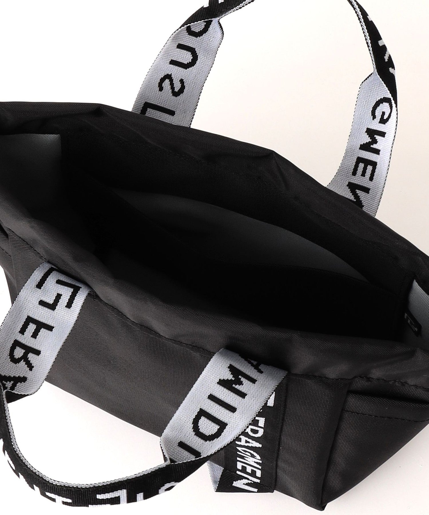 2352-6318515309__E,09,