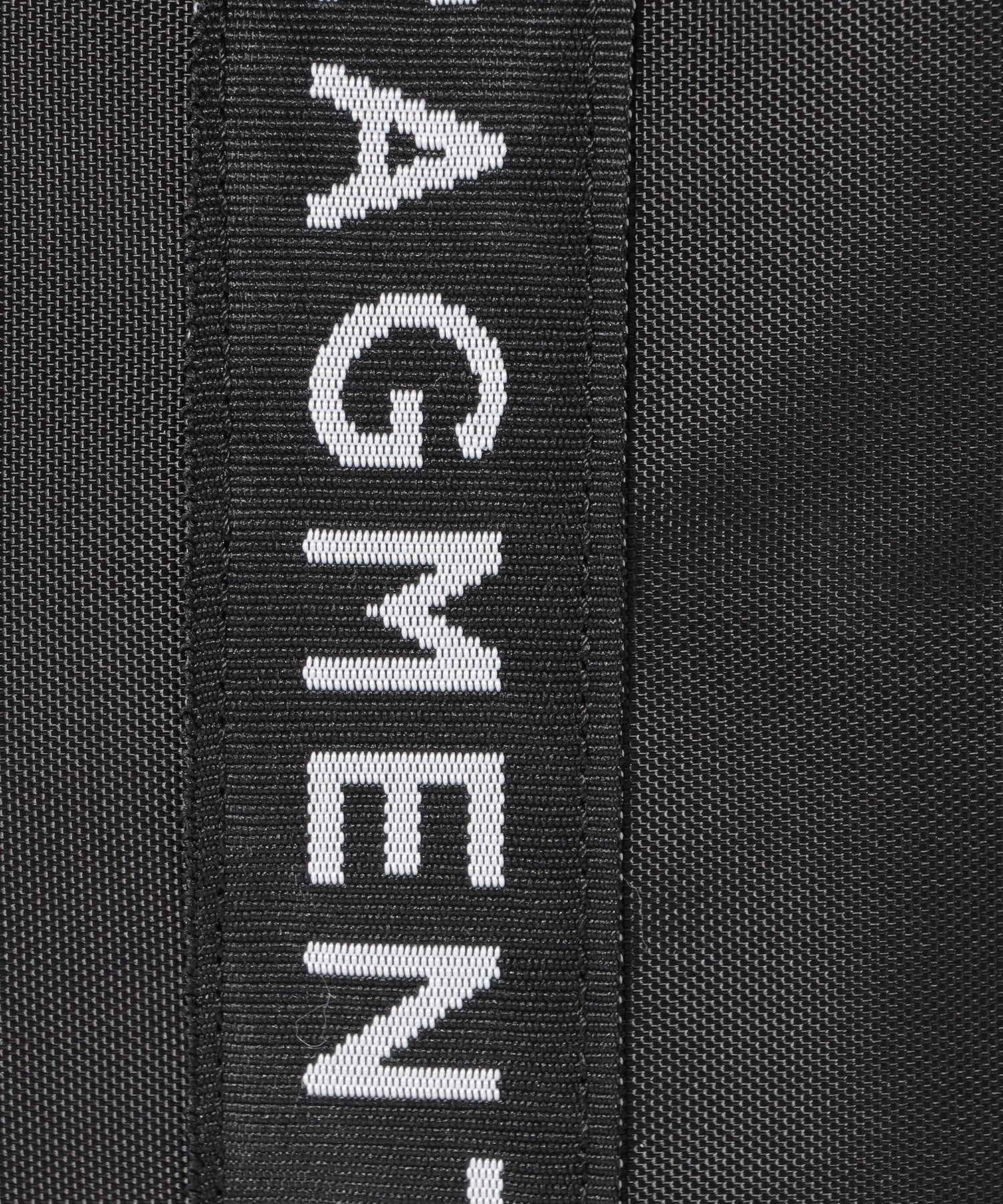 2352-6318555009__P,09,