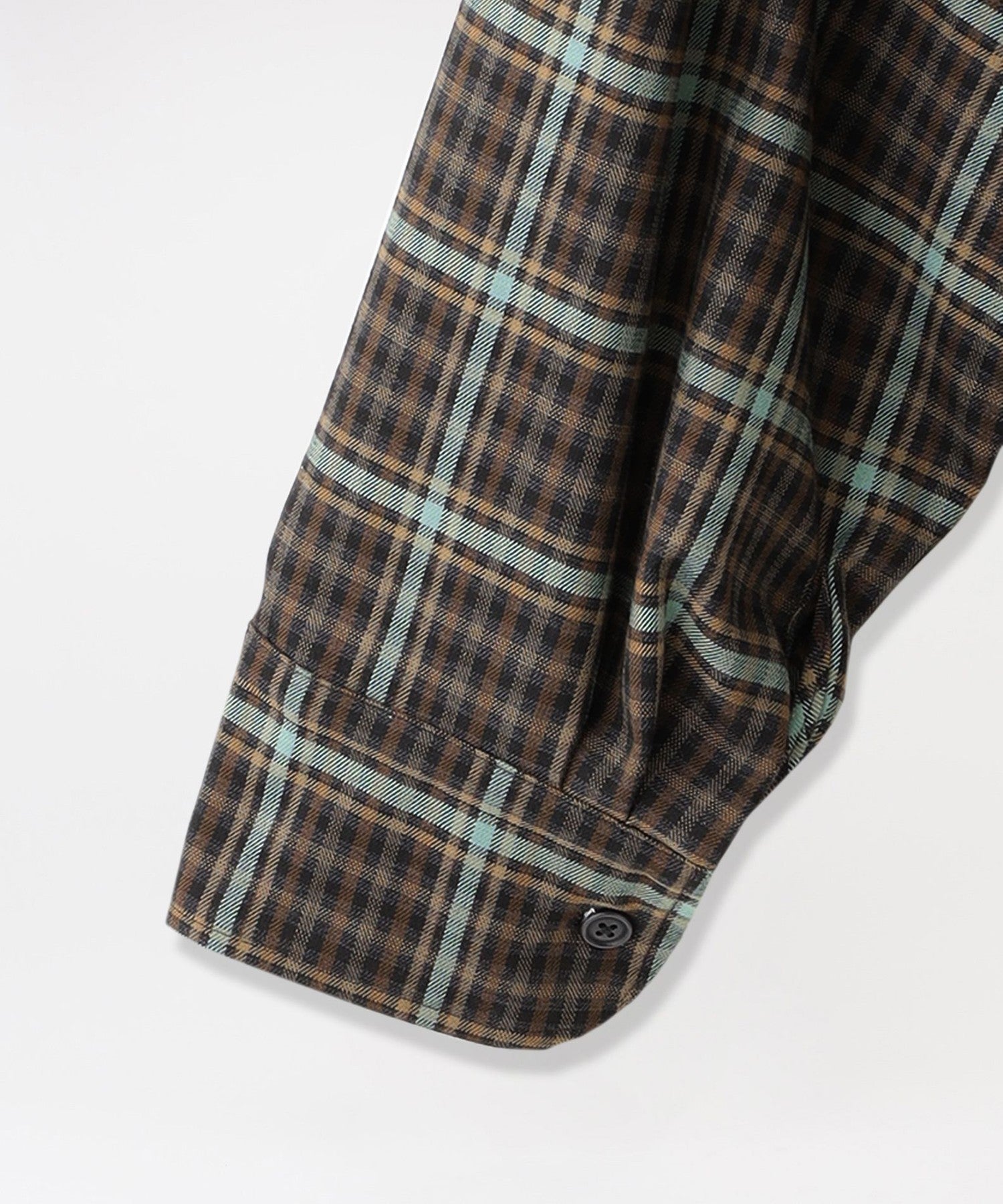 2352-63M6345925__J,25,