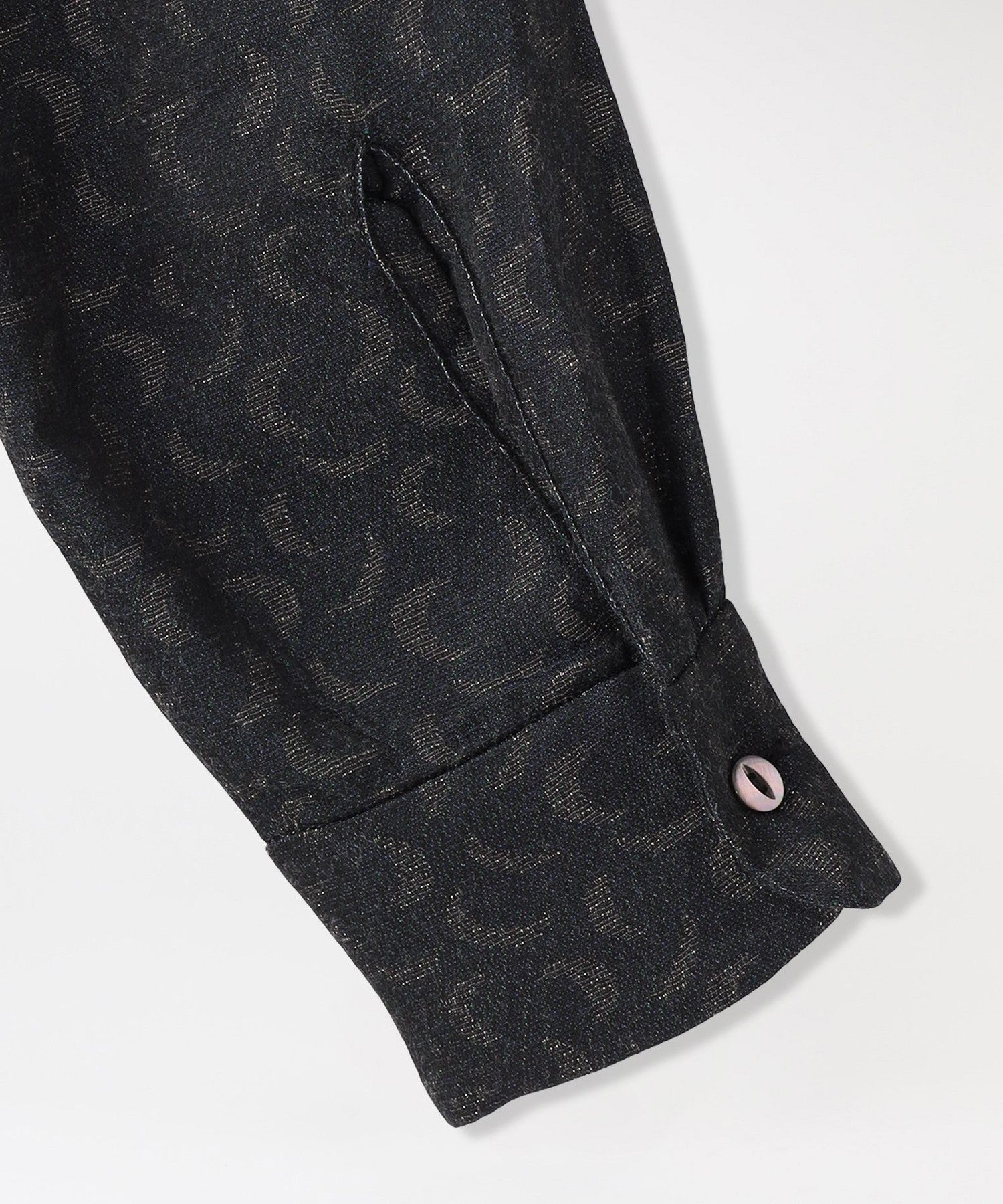 2352-63M7446128__J,28,