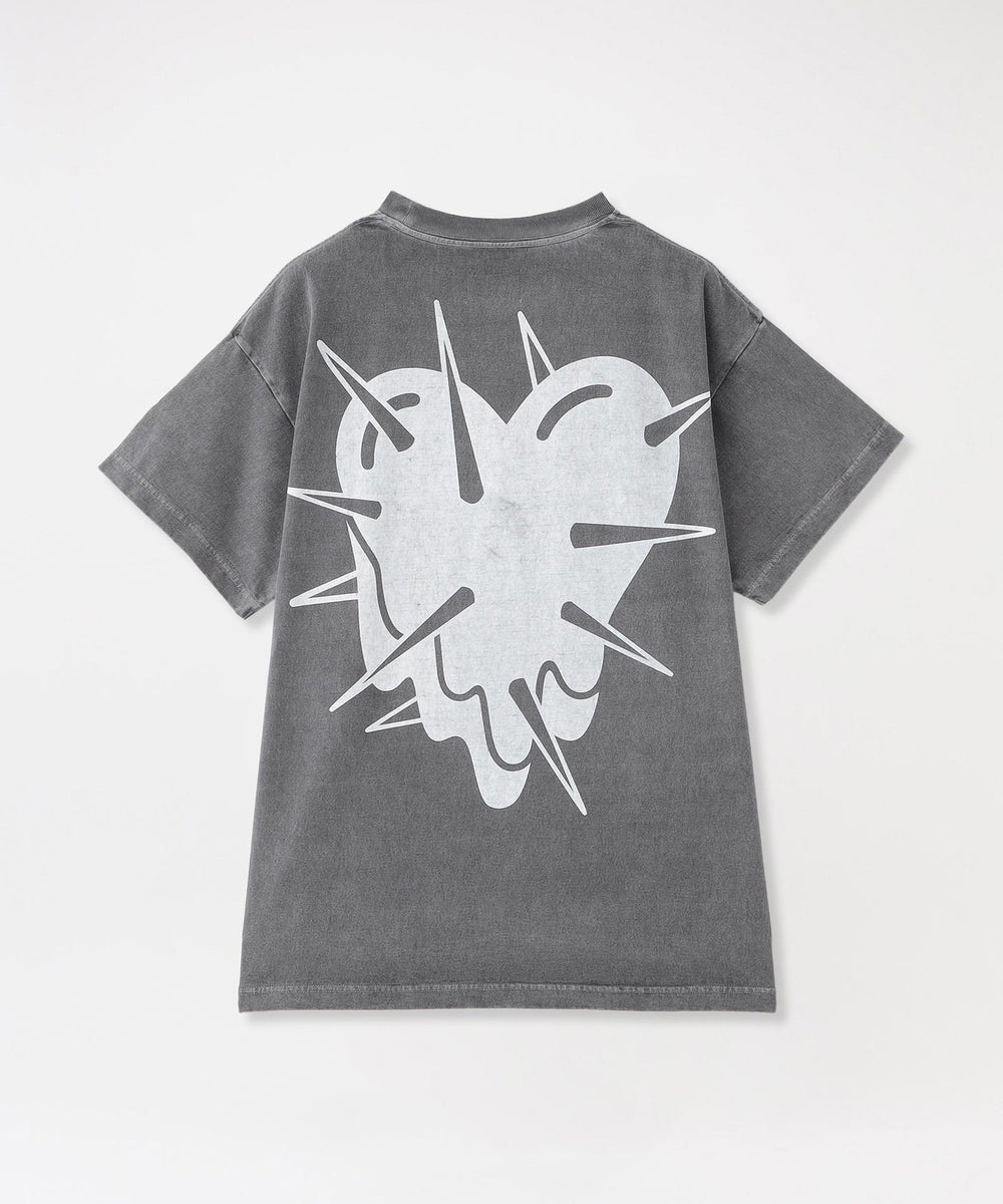 【EMOTIONALLY UNAVAILABLE/エモーショナリーアンアベイラブル】Tシャツ PUNK SPIKE TEE  EU-YS8-0000-048