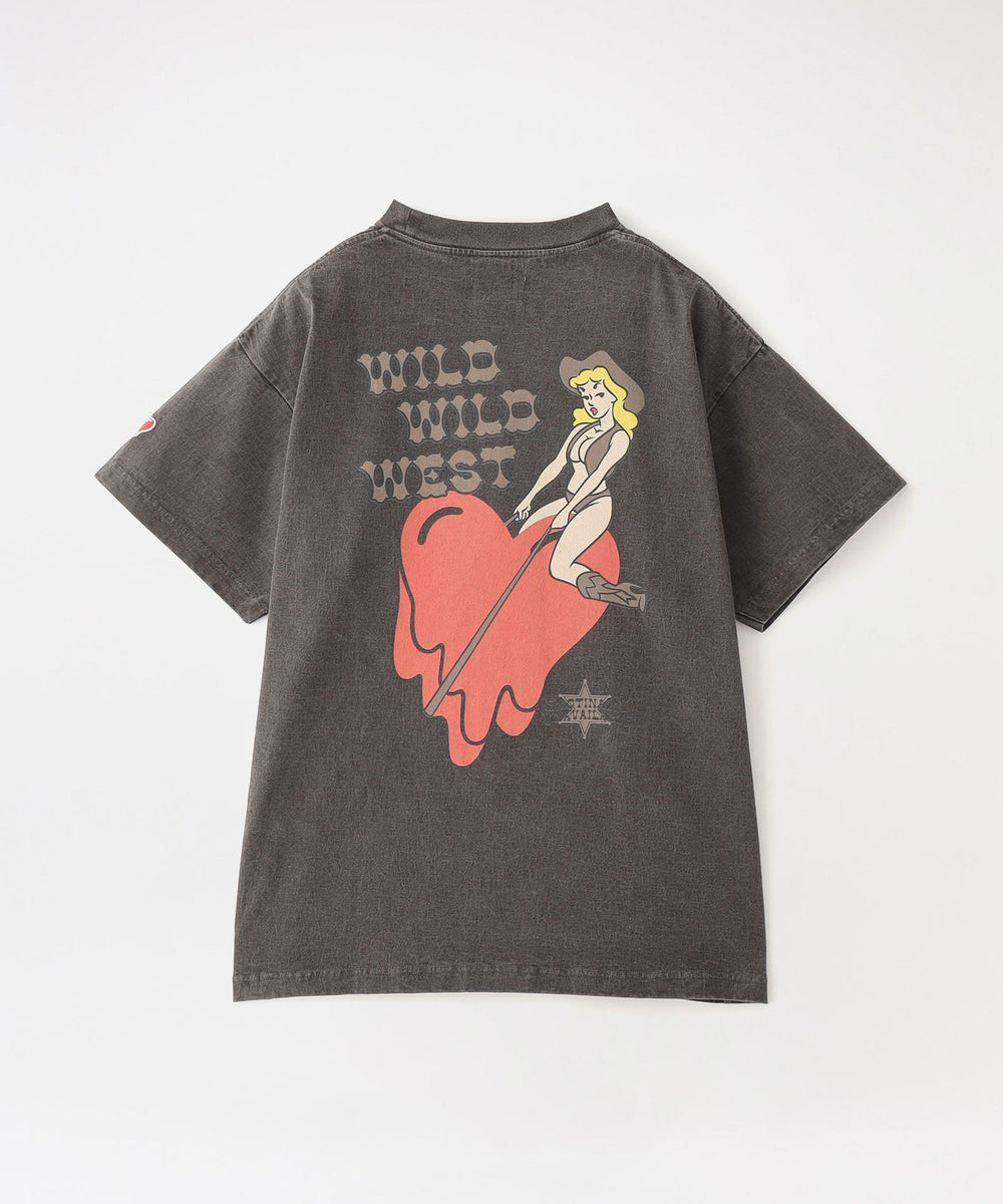 トップス EMOTIONALLY UNAVALABLE WILD WEST Tee EU EMOTIONALLY UNAVAILABLE/エモーショナリーアンアベイラブル】Tシャツ