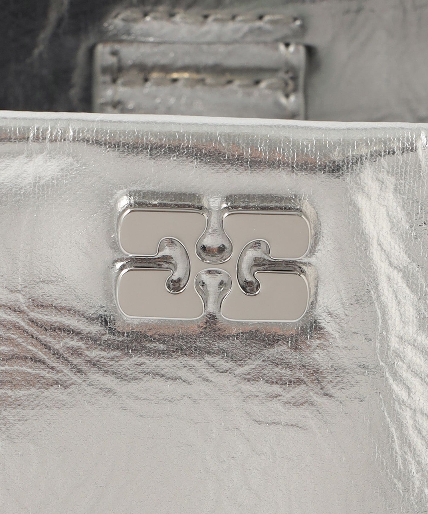 2352-6411041592__M,92,