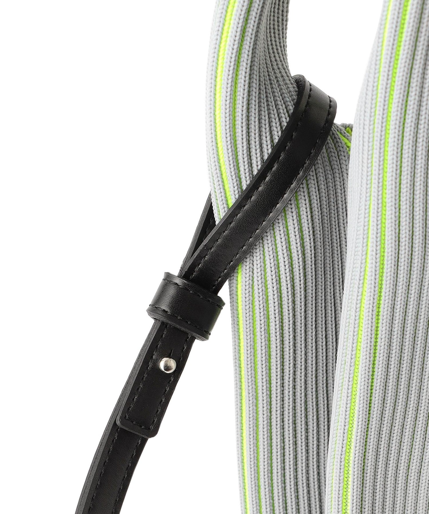 2352-6411845305__L,05,