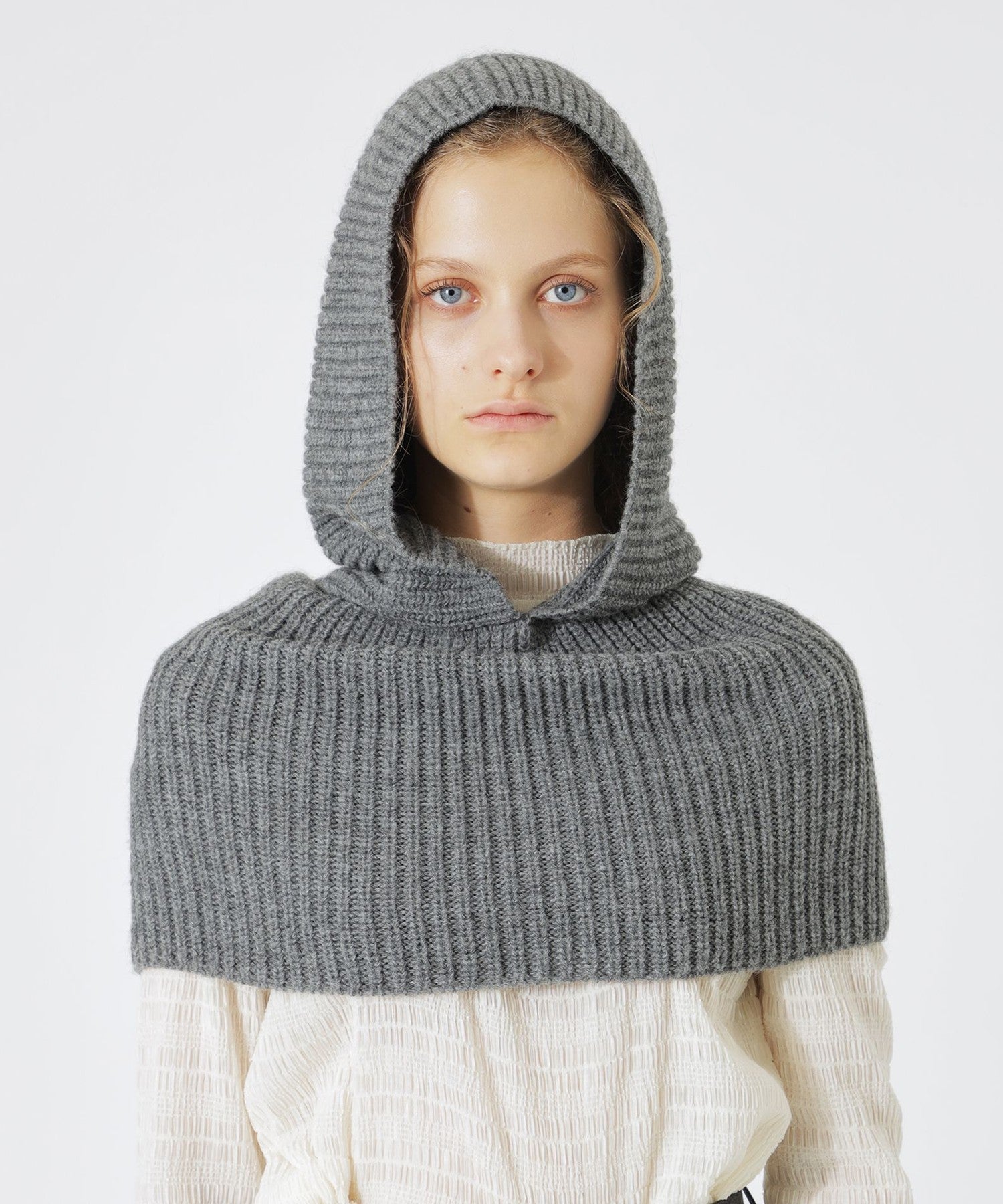 2352-6474245053__I,53,