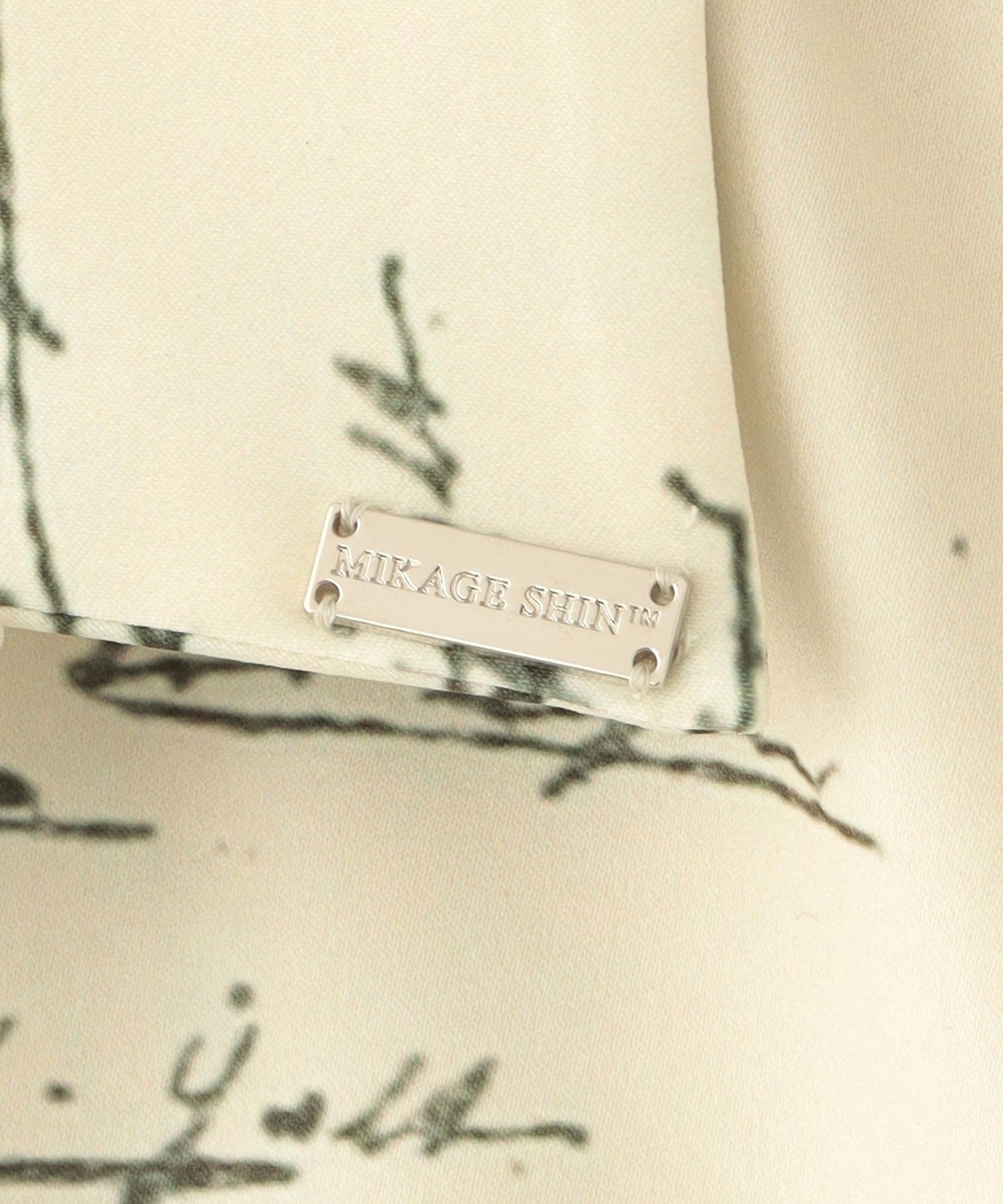 2352-64M7620902__L,02,