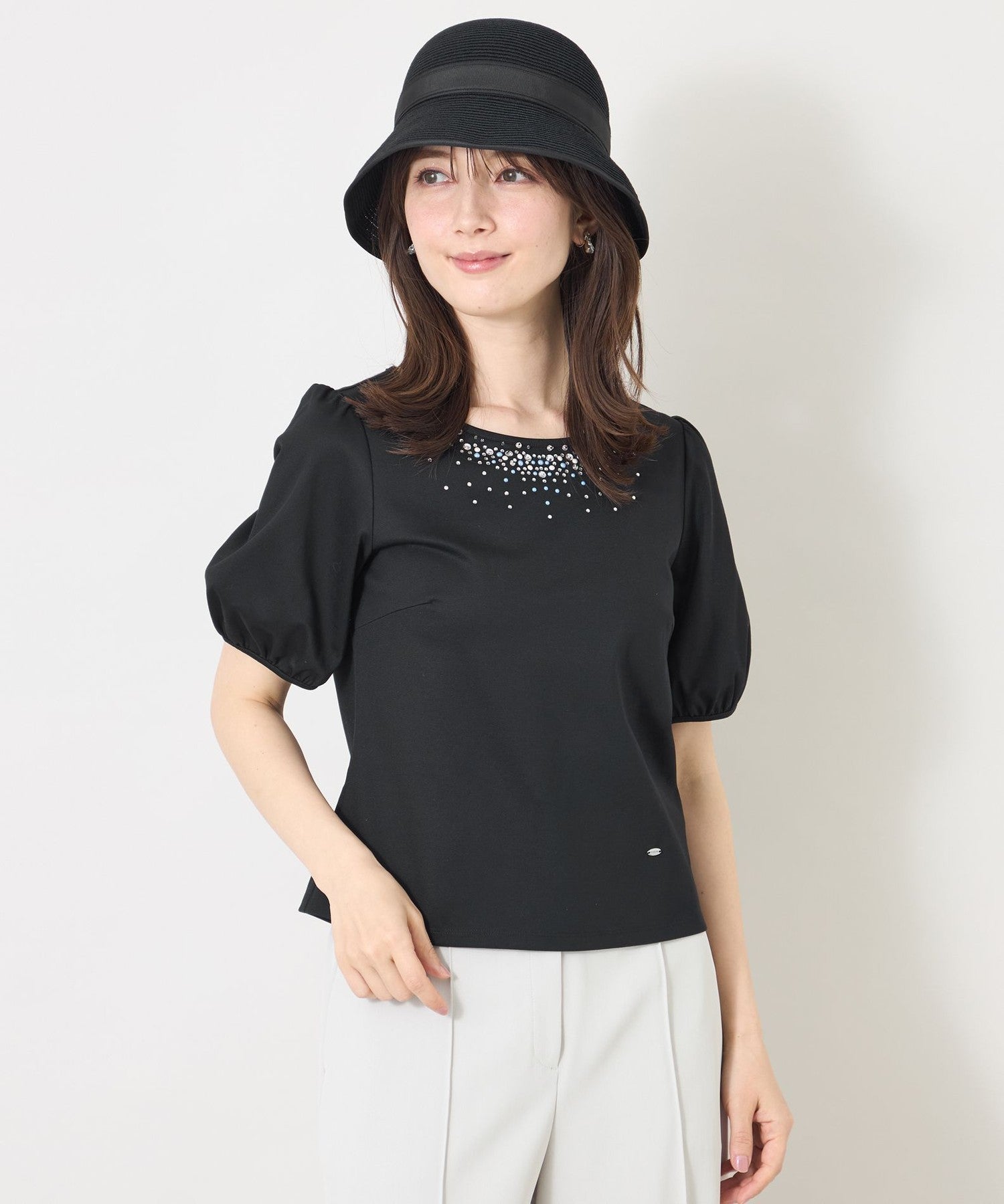 ビジュー＆ホットフィックス カットソー(トップス)｜TO BE CHIC(トゥー