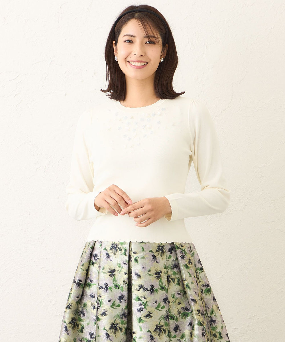 美品　トゥービーシック　ニット　ボリューム袖　花柄　無地 L】フロントビジュー ニット(トップス)｜TO BE CHIC(トゥー ビー