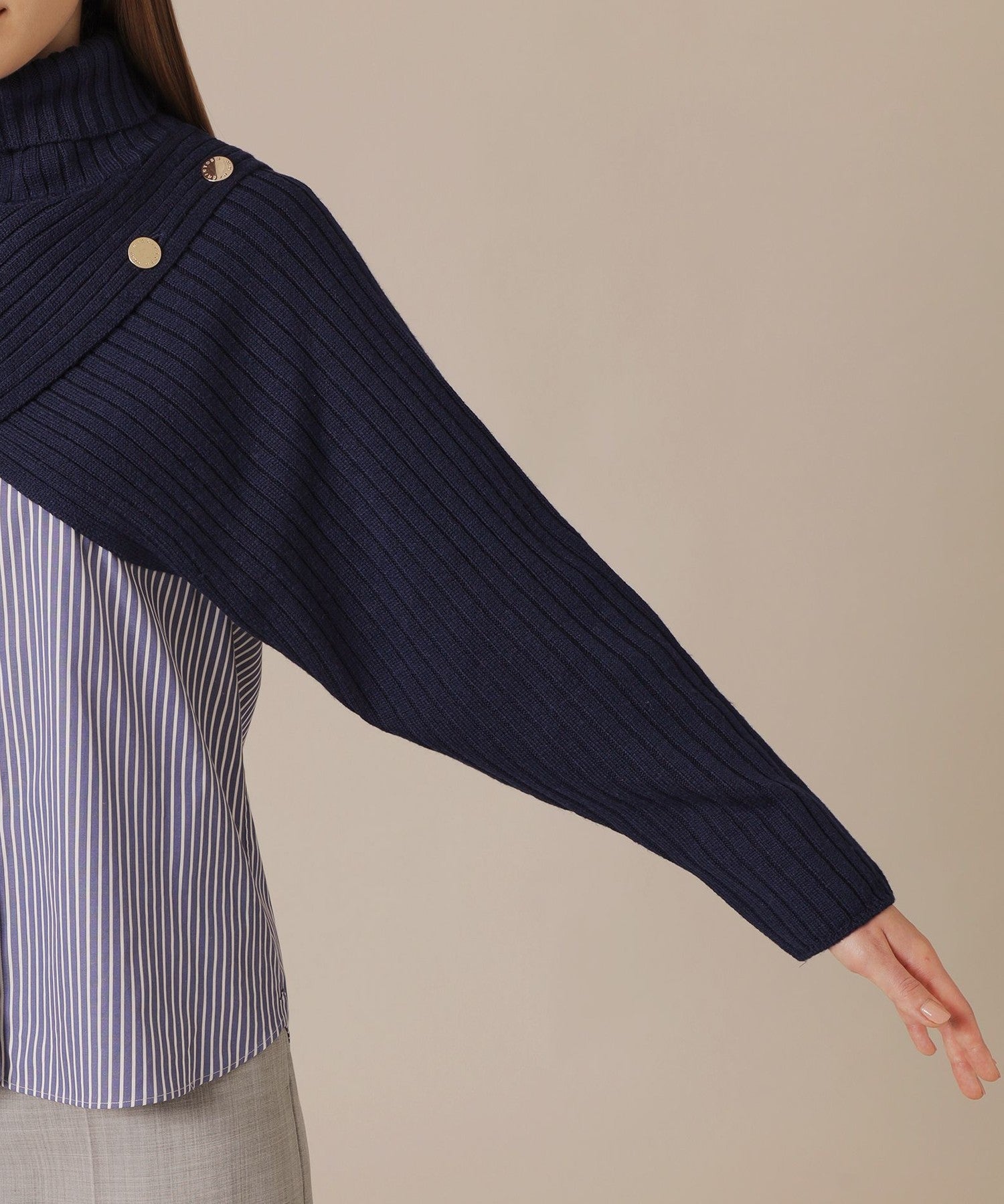 2511-G570941928__M,28,