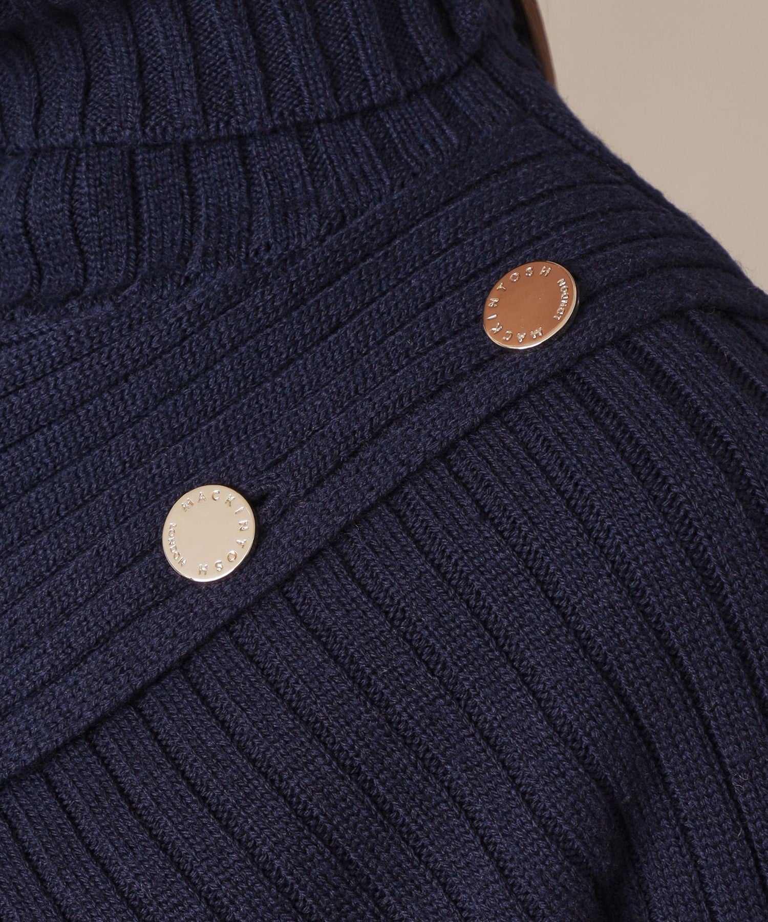 2511-G570941928__N,28,