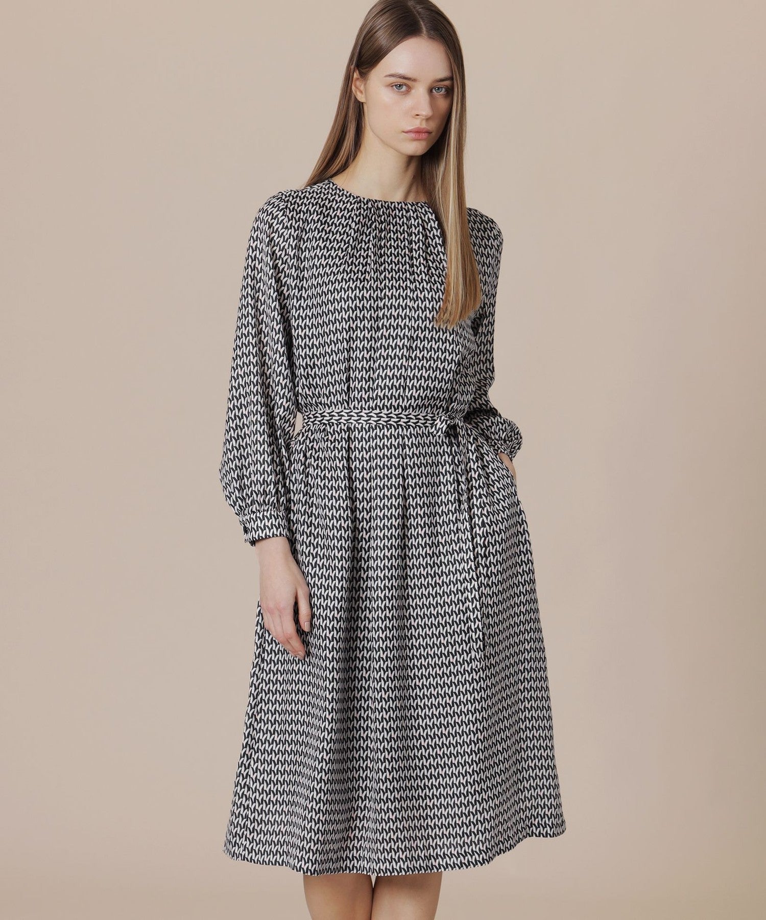 2511-G5J0550209__A,09,モデル身長175cm 着用サイズ：38